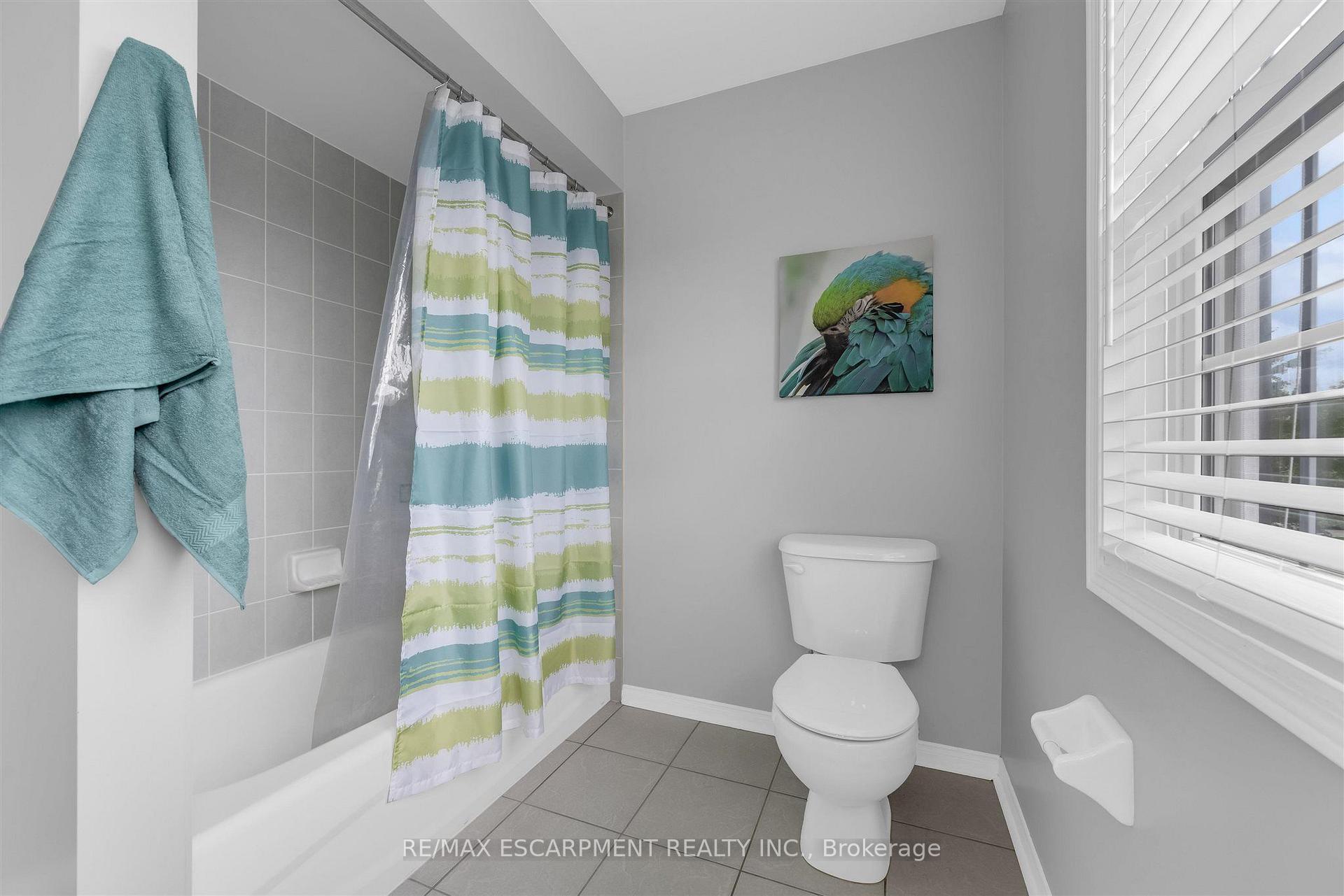 Photo 17 of 125 Voyager Pass, Hamilton, Binbrook — HOMEH