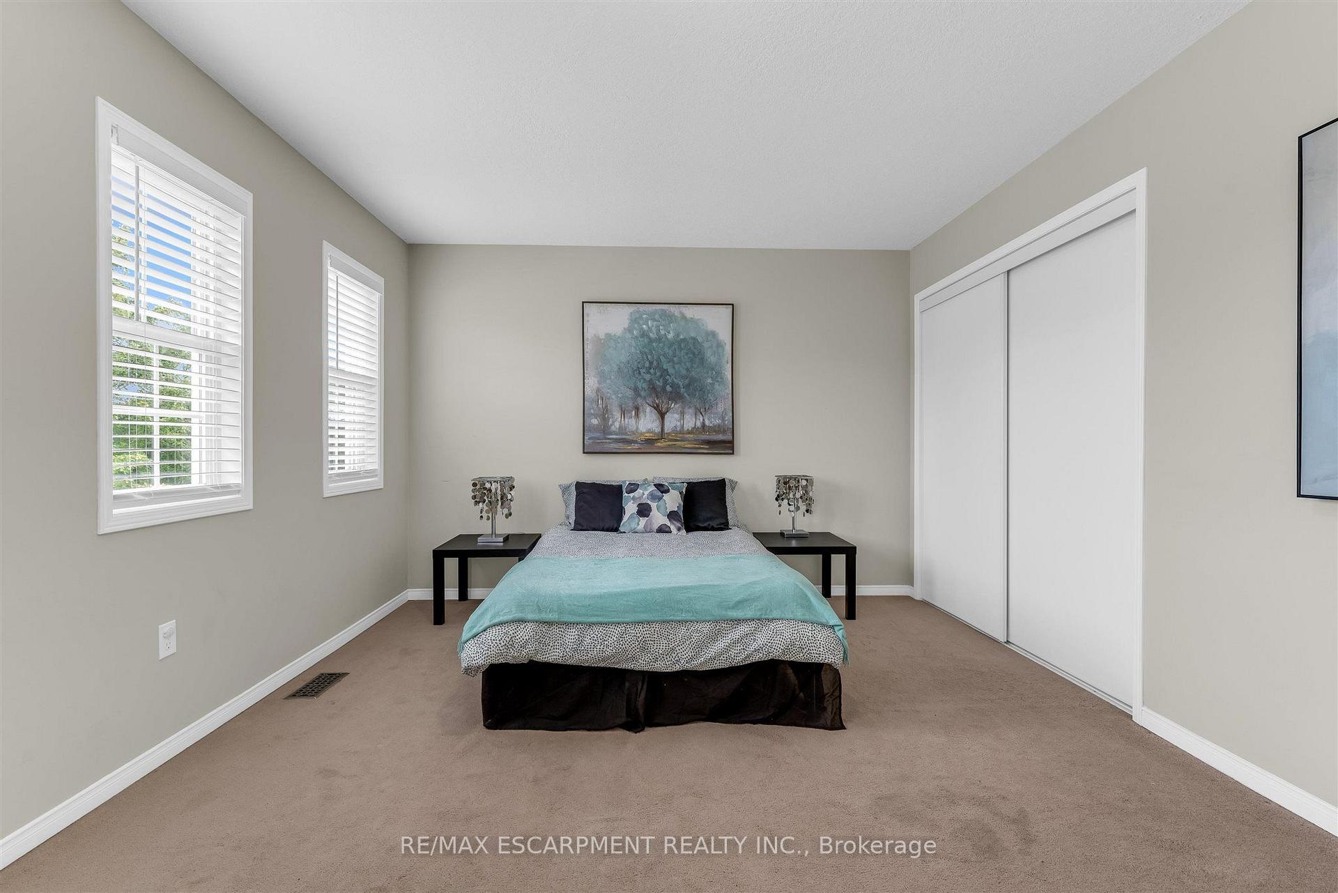 Photo 19 of 125 Voyager Pass, Hamilton, Binbrook — HOMEH