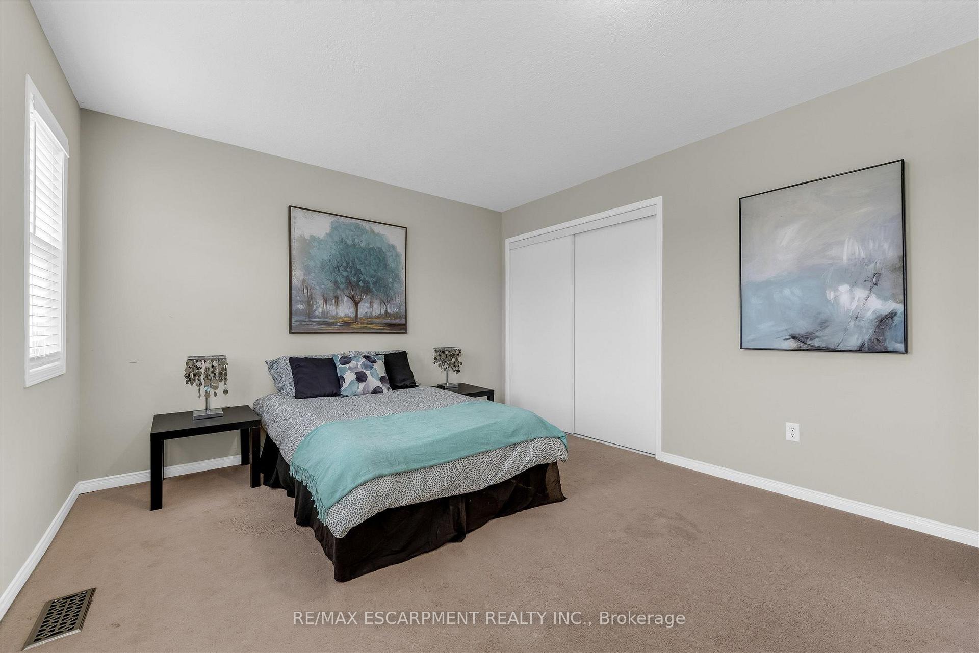 Photo 20 of 125 Voyager Pass, Hamilton, Binbrook — HOMEH