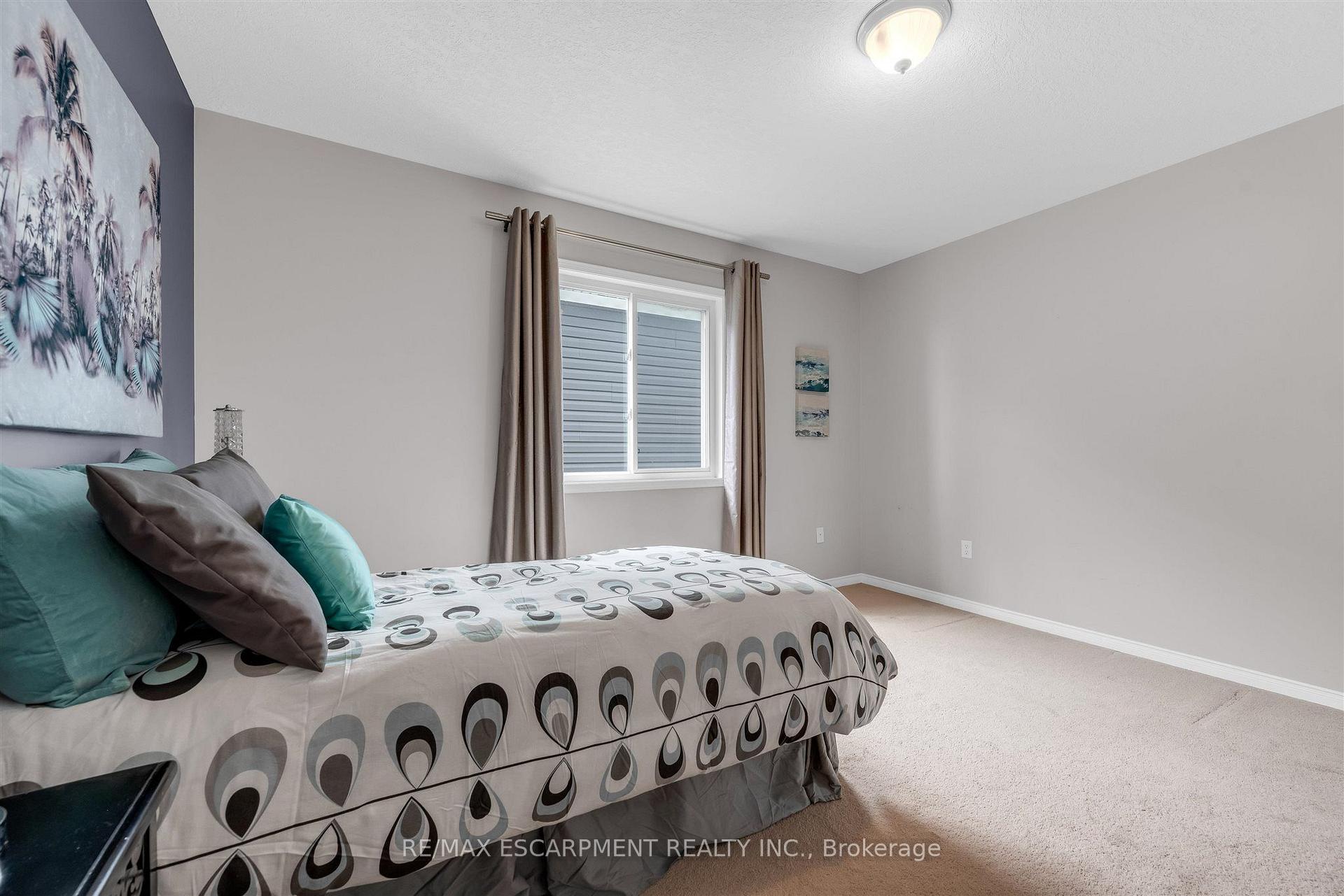 Photo 23 of 125 Voyager Pass, Hamilton, Binbrook — HOMEH