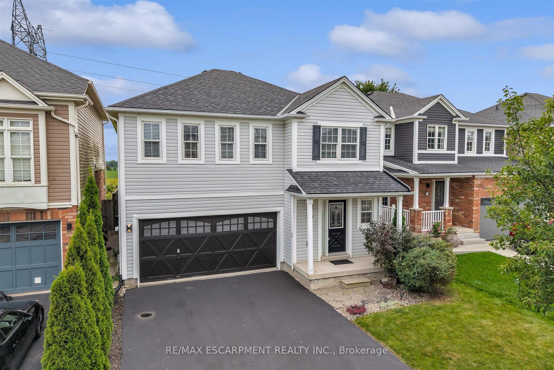 Photo 35 of 125 Voyager Pass, Hamilton, Binbrook — HOMEH