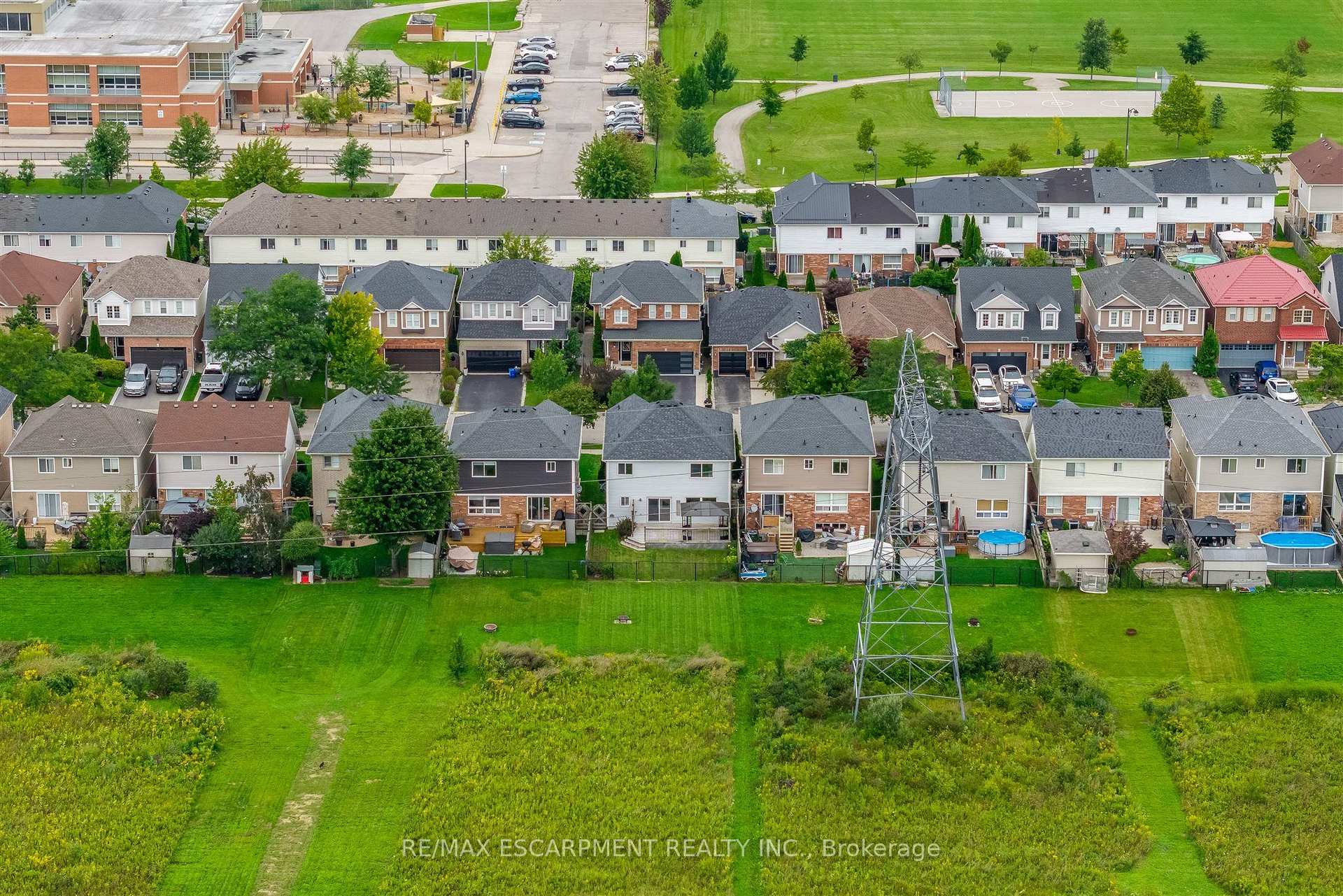 Photo 38 of 125 Voyager Pass, Hamilton, Binbrook — HOMEH