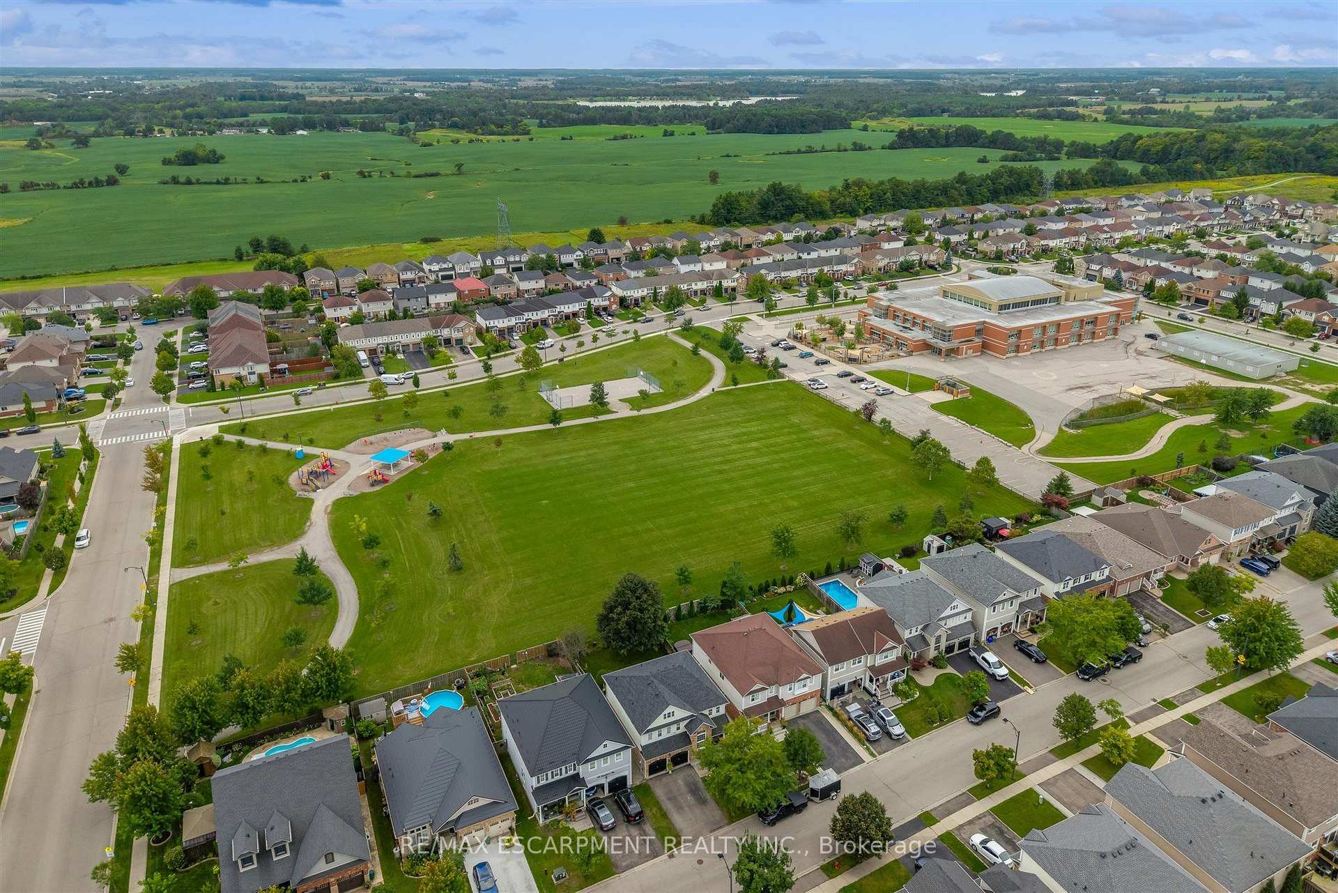 Photo 39 of 125 Voyager Pass, Hamilton, Binbrook — HOMEH