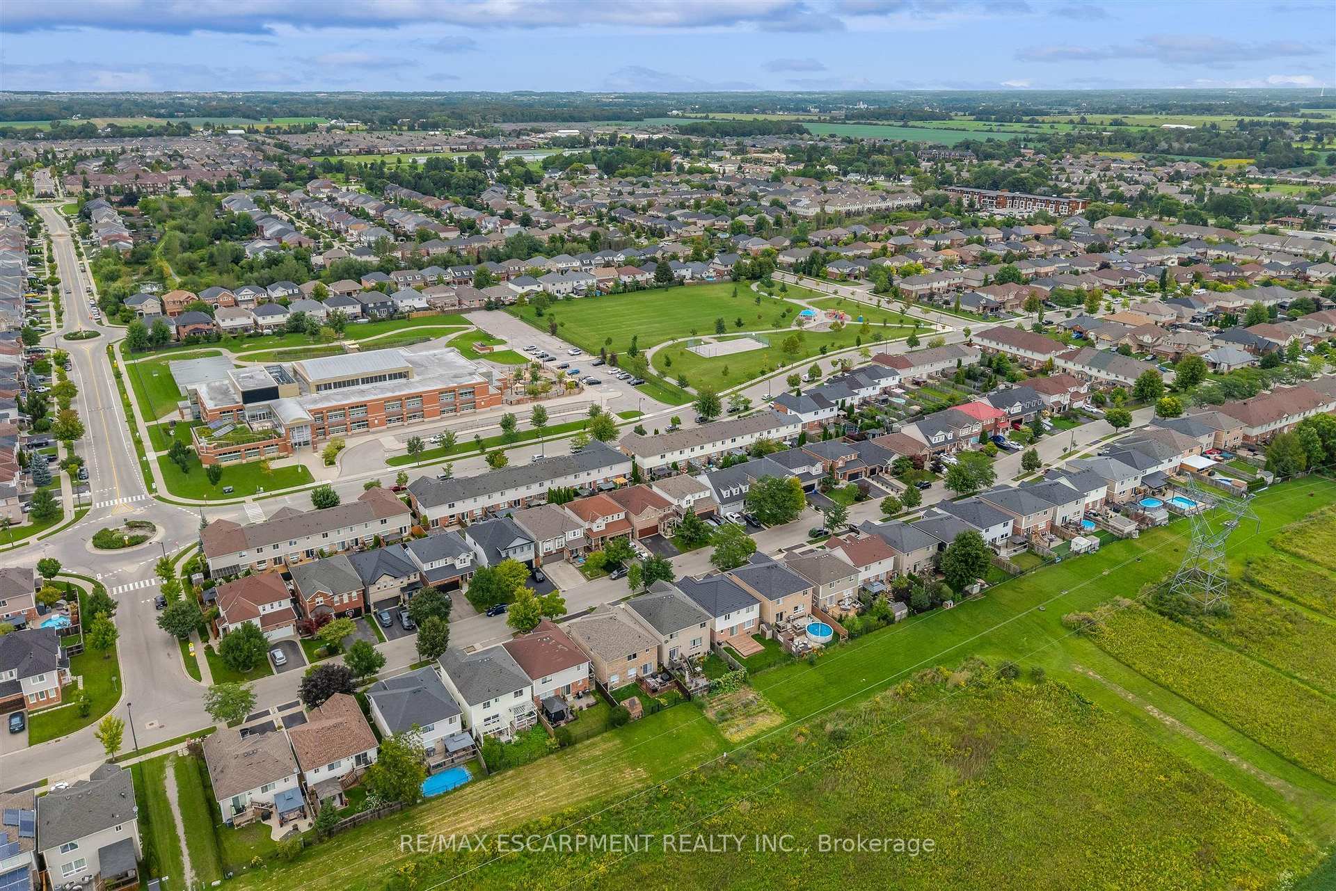 Photo 42 of 125 Voyager Pass, Hamilton, Binbrook — HOMEH