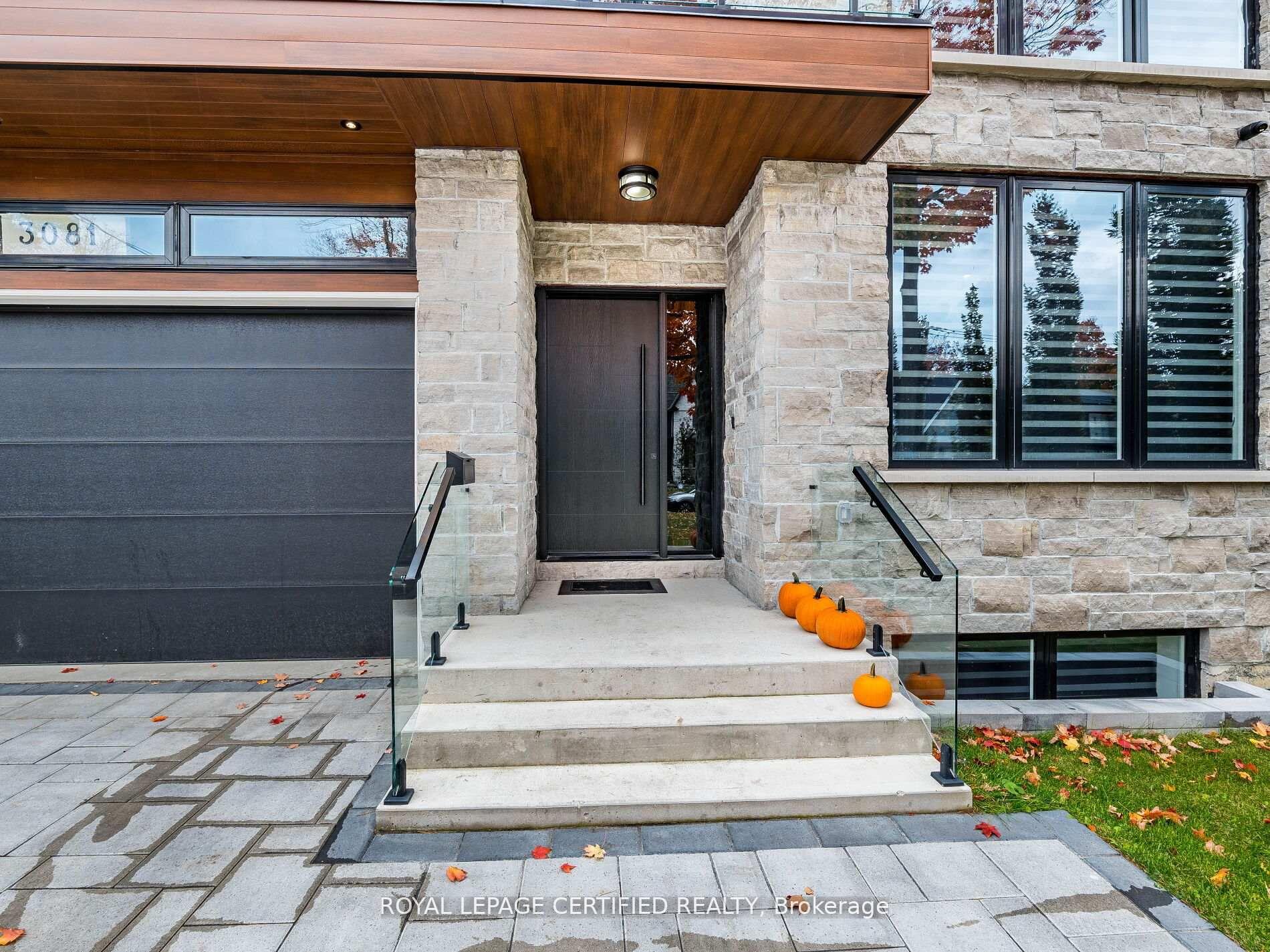 Photo 3 of 3081 Grenville Drive, Mississauga, Cooksville — HOMEH