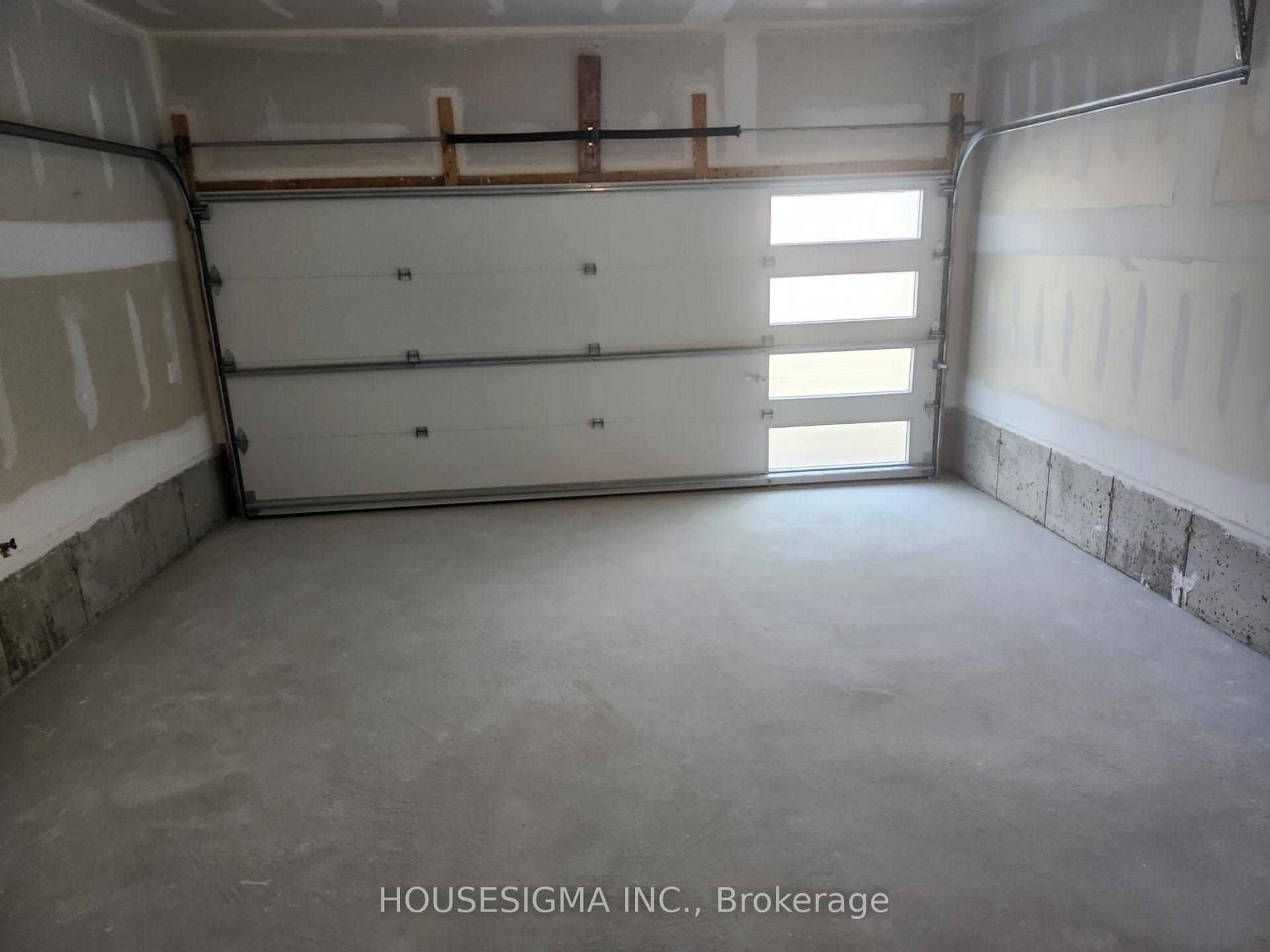 Photo 9 of 2988 Zenith Parkway, Pickering, Rural Pickering — HOMEH