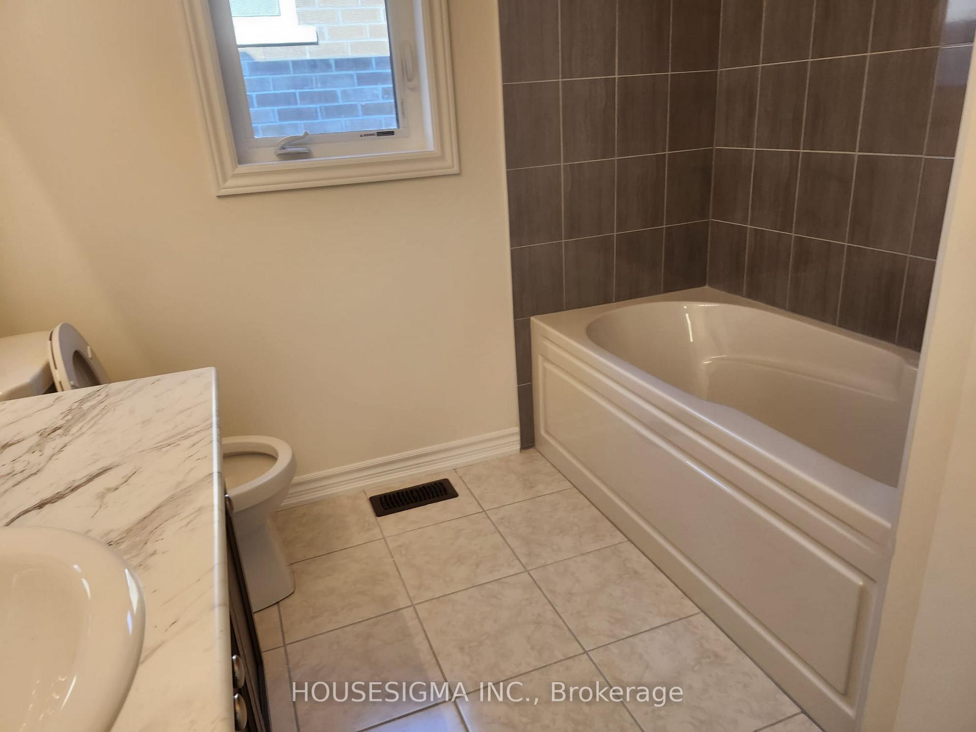 Photo 39 of 2988 Zenith Parkway, Pickering, Rural Pickering — HOMEH