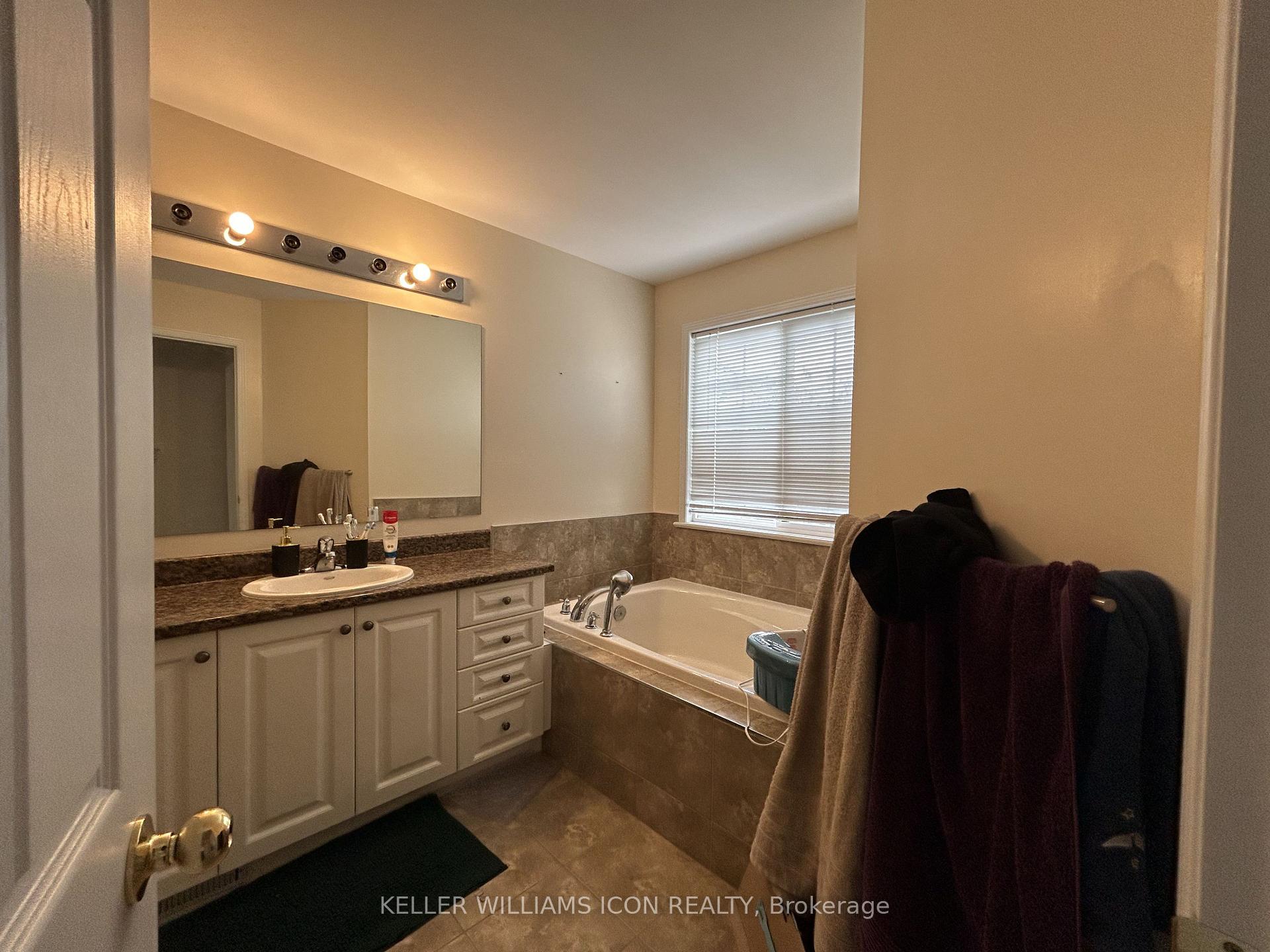 Photo 7 of 131 Goldwood Private, Ottawa, Barrhaven - Stonebridge — HOMEH