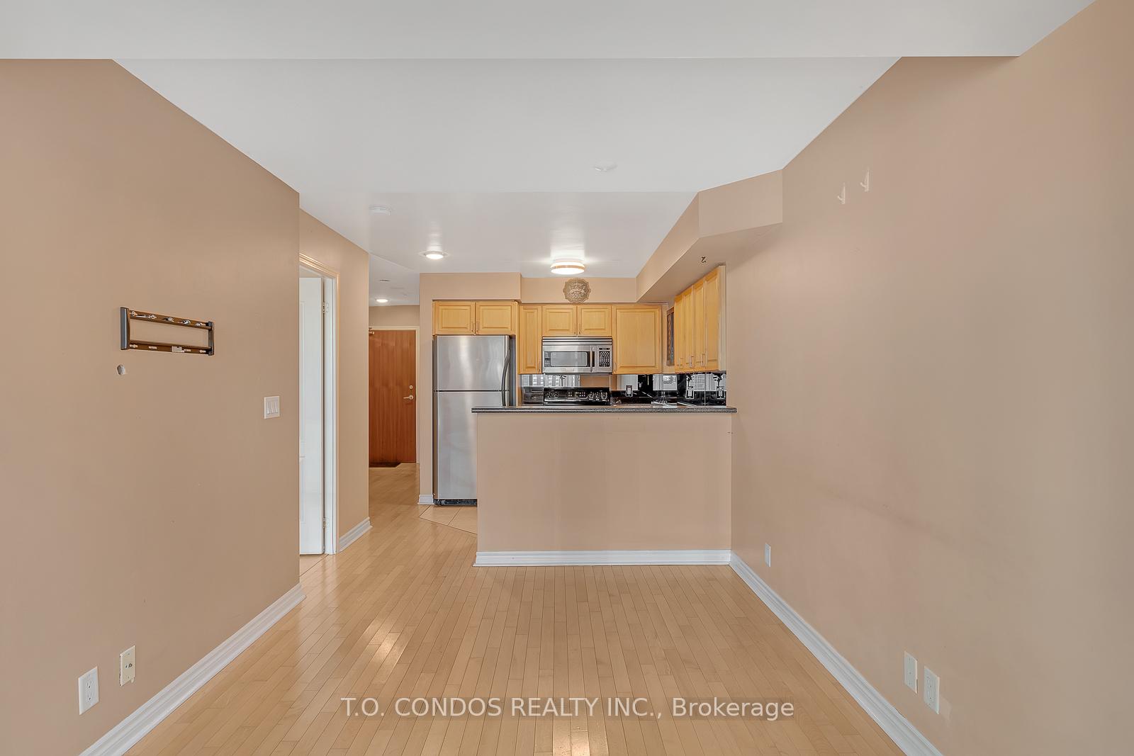 Photo 11 of Unit 906, 33 Elm Drive W, Mississauga, City Centre — HOMEH