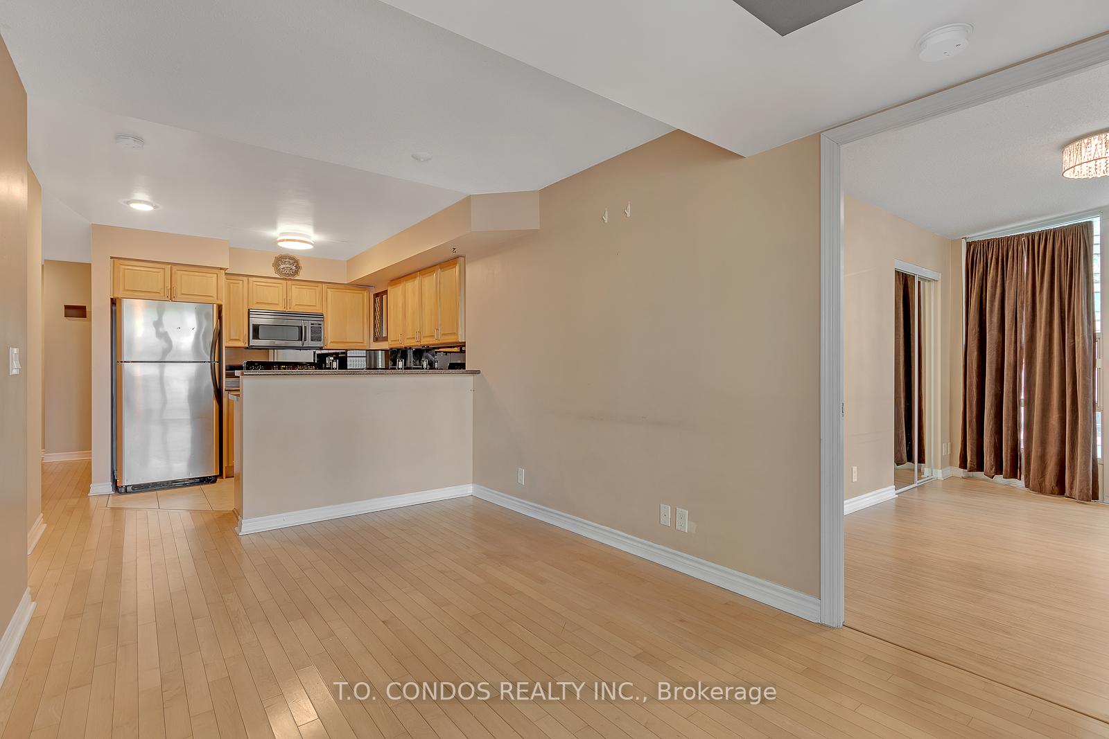 Photo 12 of Unit 906, 33 Elm Drive W, Mississauga, City Centre — HOMEH
