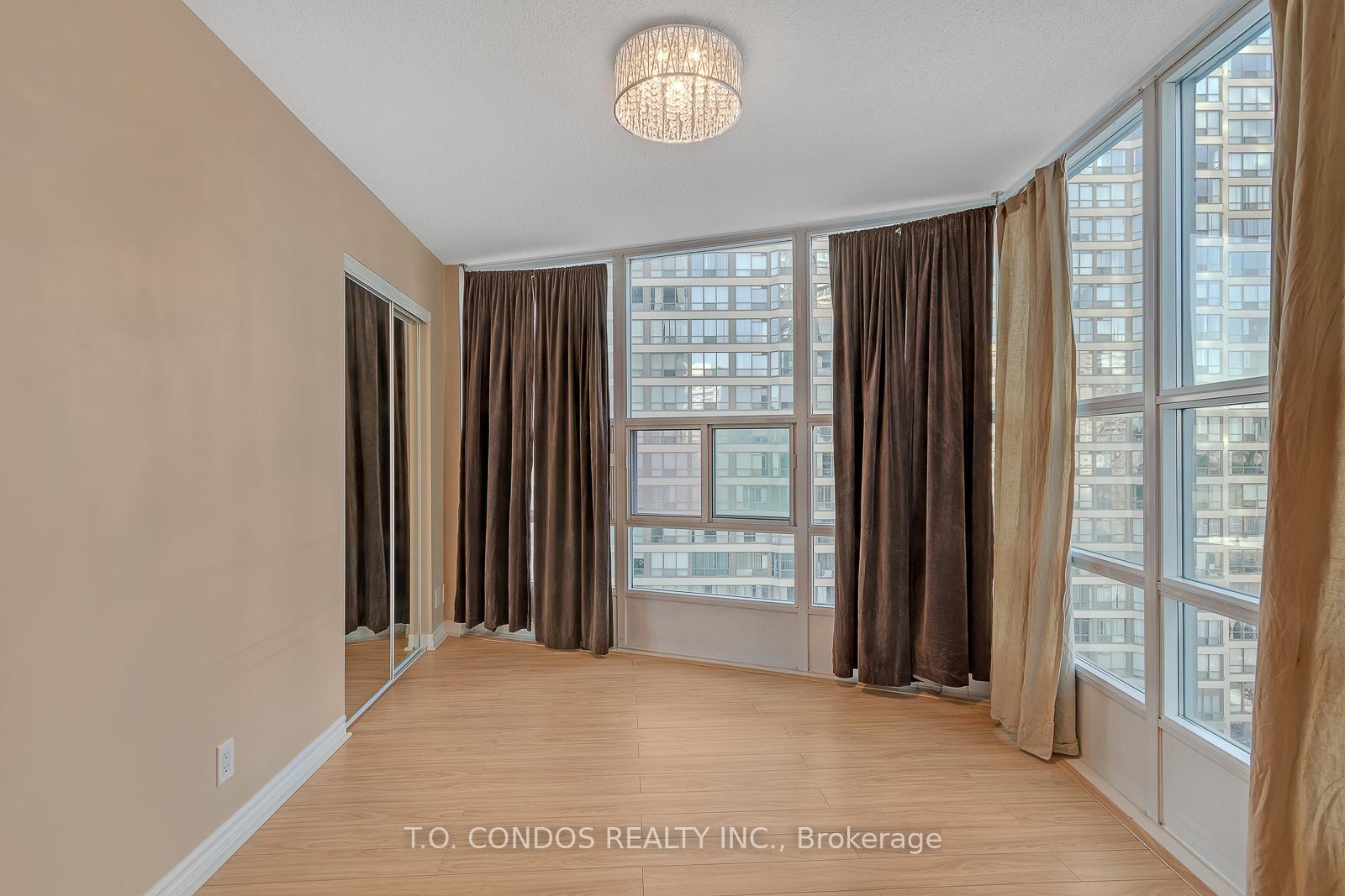 Photo 13 of Unit 906, 33 Elm Drive W, Mississauga, City Centre — HOMEH