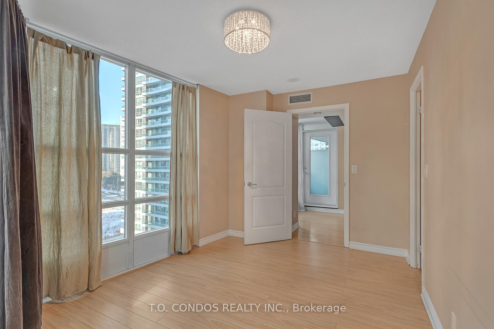 Photo 14 of Unit 906, 33 Elm Drive W, Mississauga, City Centre — HOMEH