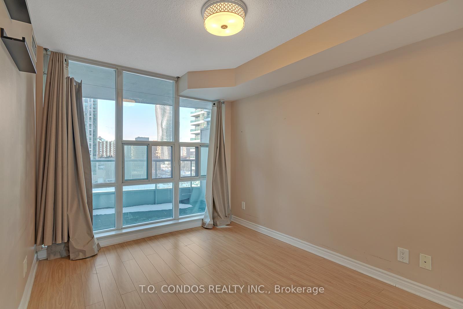 Photo 17 of Unit 906, 33 Elm Drive W, Mississauga, City Centre — HOMEH
