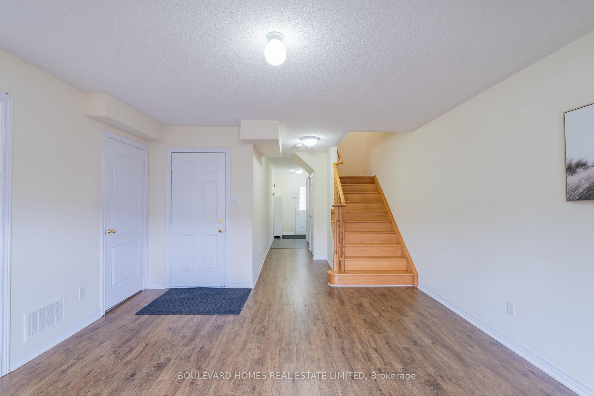 Photo 8 of 1518 Shepway Mews, Pickering, Duffin Heights — HOMEH