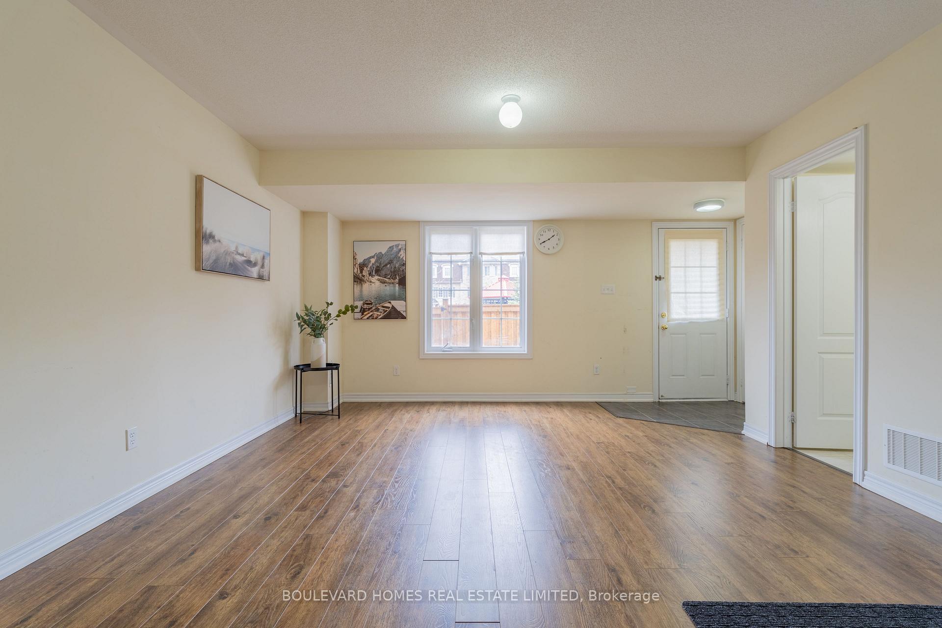 Photo 13 of 1518 Shepway Mews, Pickering, Duffin Heights — HOMEH