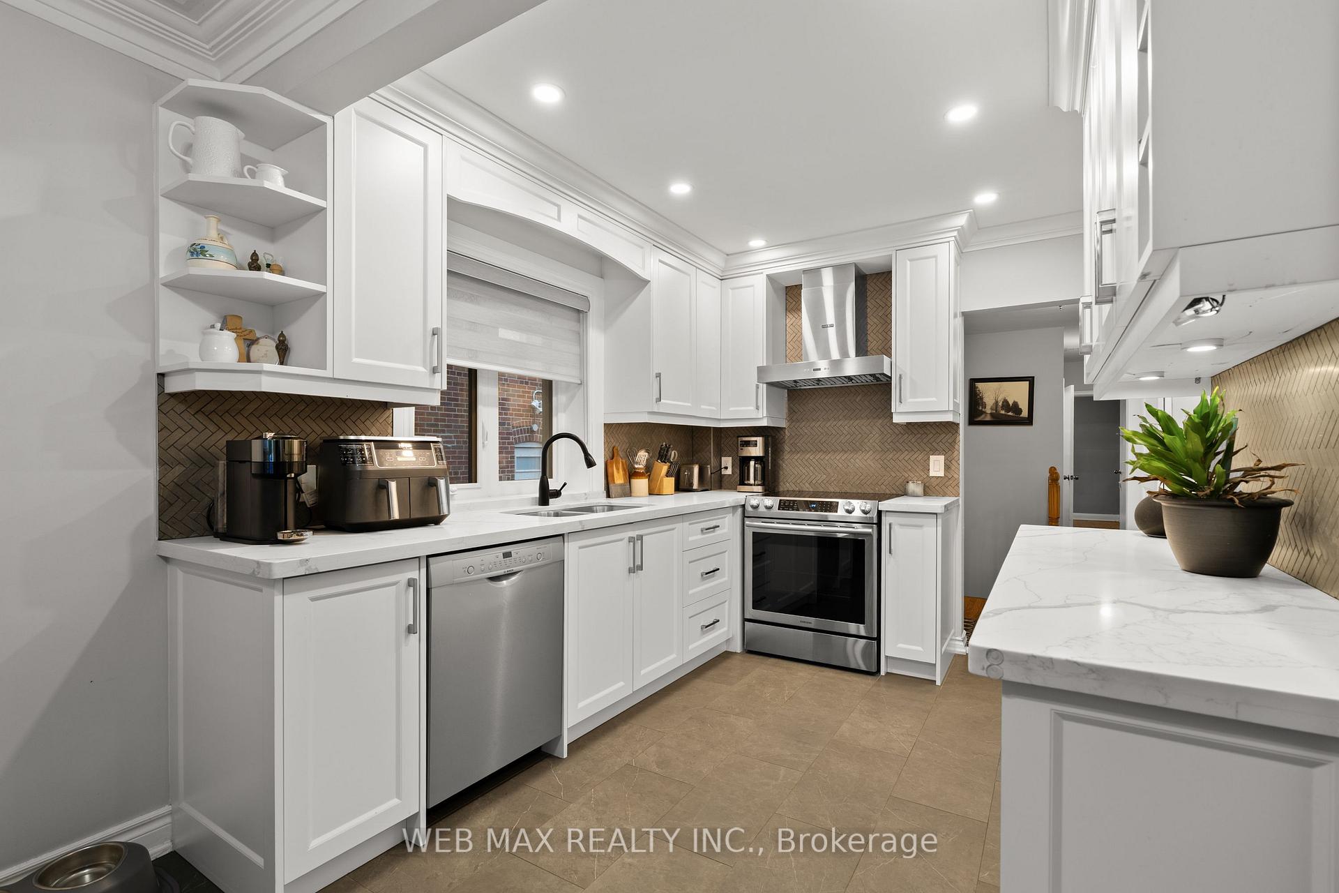 Photo 12 of 14 Howarth Avenue, Scarborough, Wexford-Maryvale — HOMEH