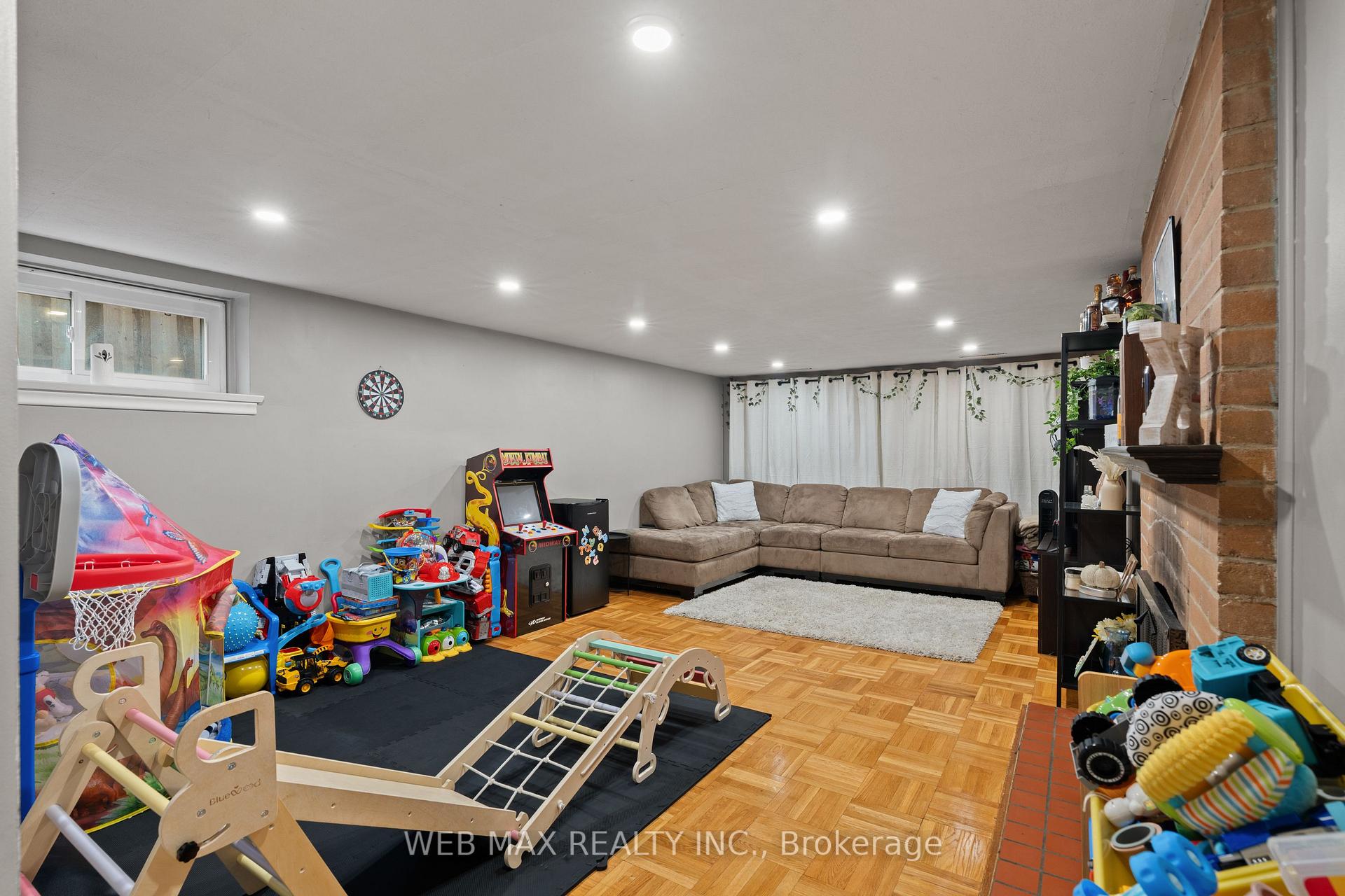 Photo 25 of 14 Howarth Avenue, Scarborough, Wexford-Maryvale — HOMEH