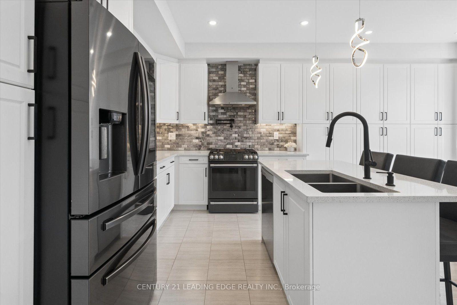 Photo 14 of 109 Ben Sinclair Avenue, East Gwillimbury, Queensville — HOMEH