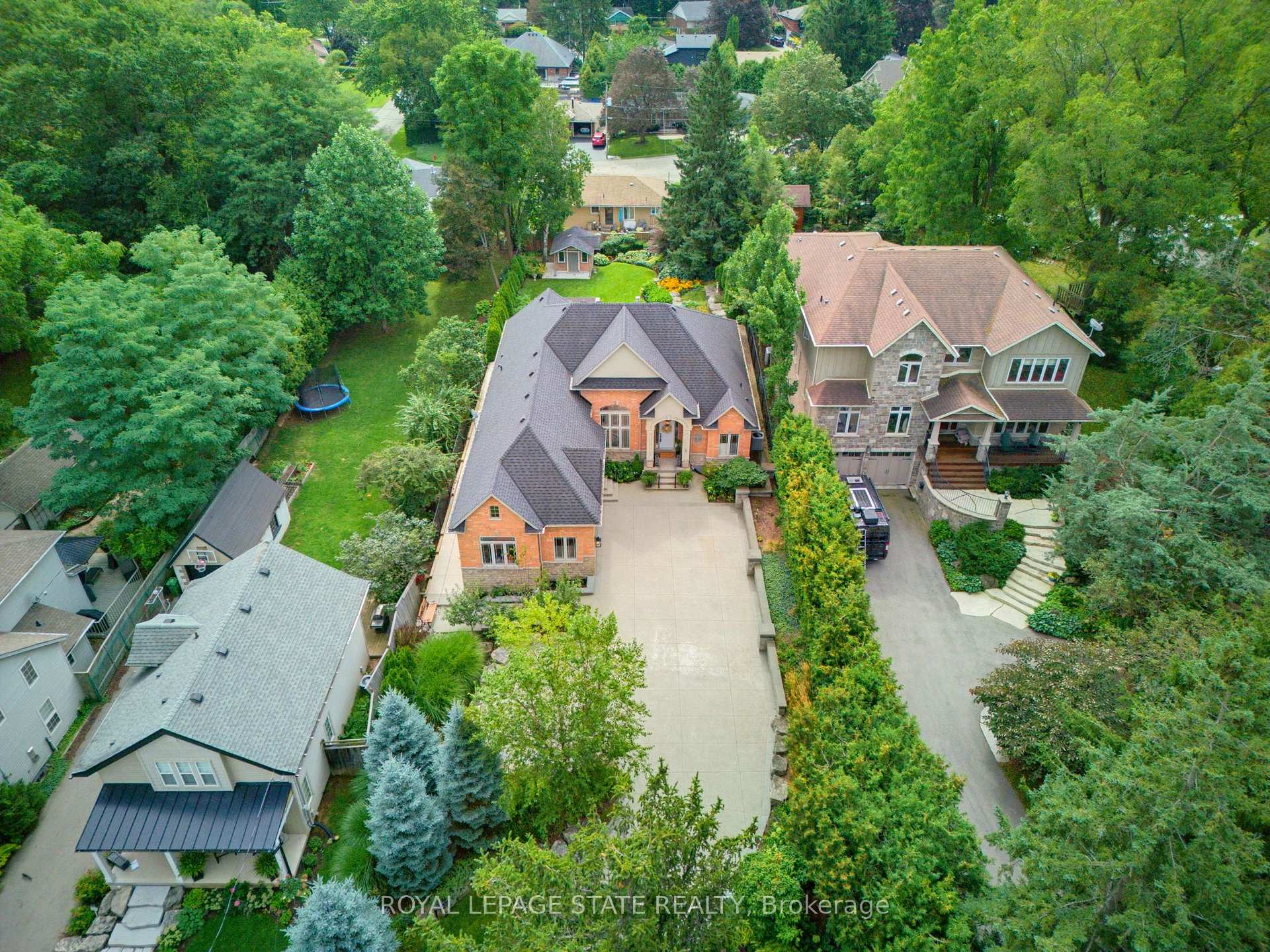 Photo 3 of 56 Academy Street, Hamilton, Ancaster — HOMEH