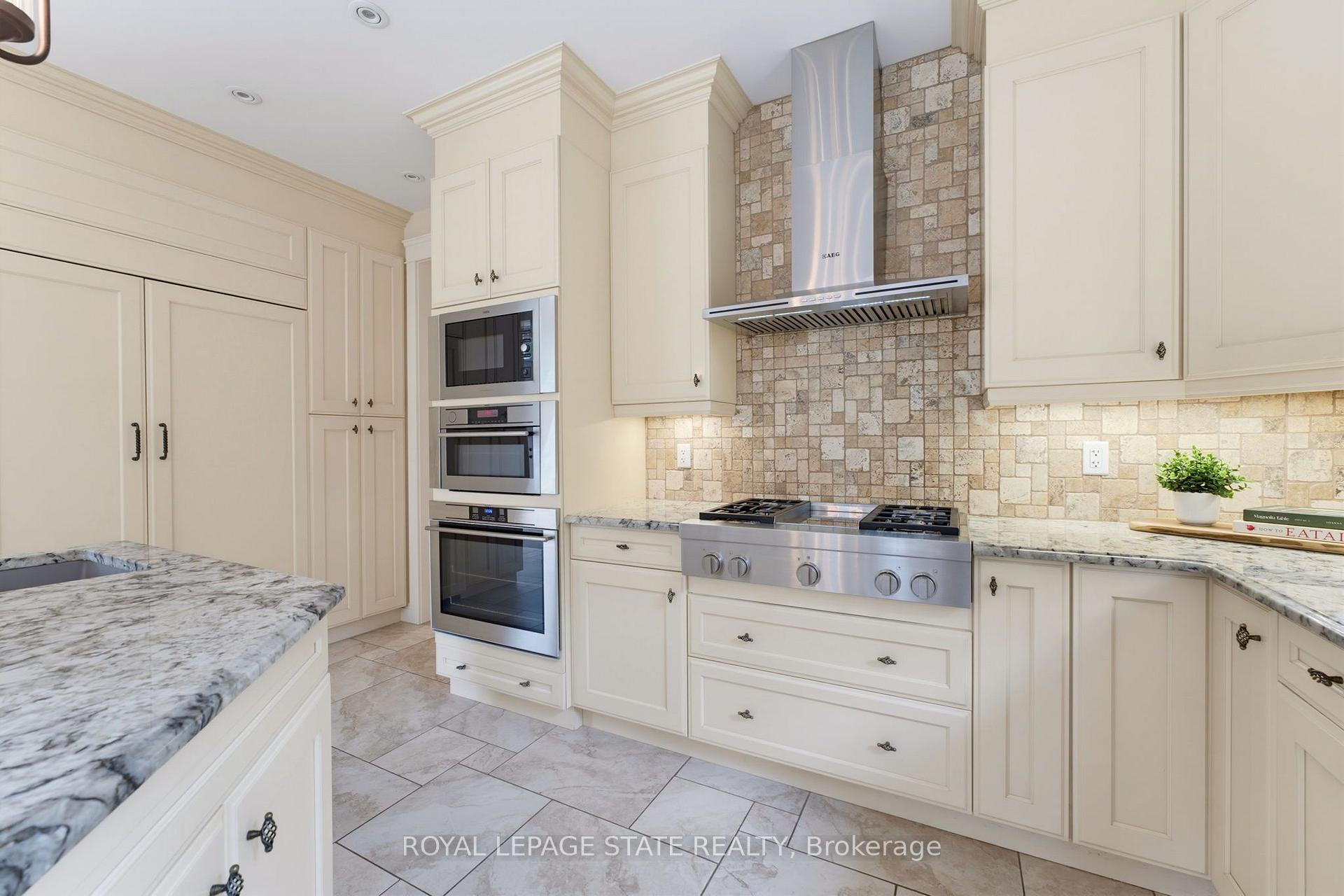 Photo 28 of 56 Academy Street, Hamilton, Ancaster — HOMEH