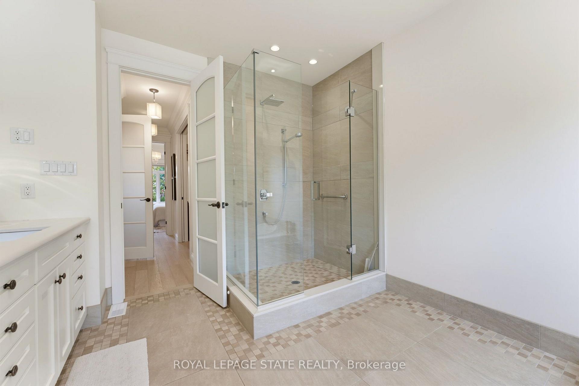 Photo 36 of 56 Academy Street, Hamilton, Ancaster — HOMEH
