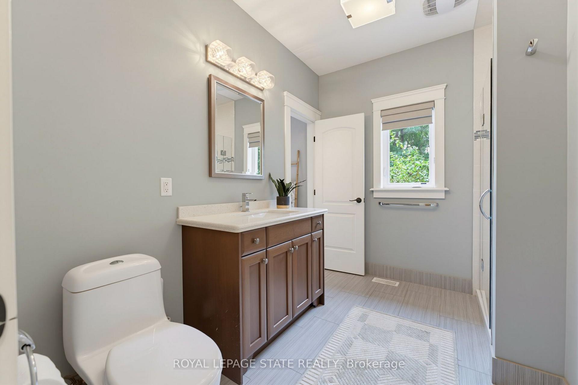 Photo 38 of 56 Academy Street, Hamilton, Ancaster — HOMEH