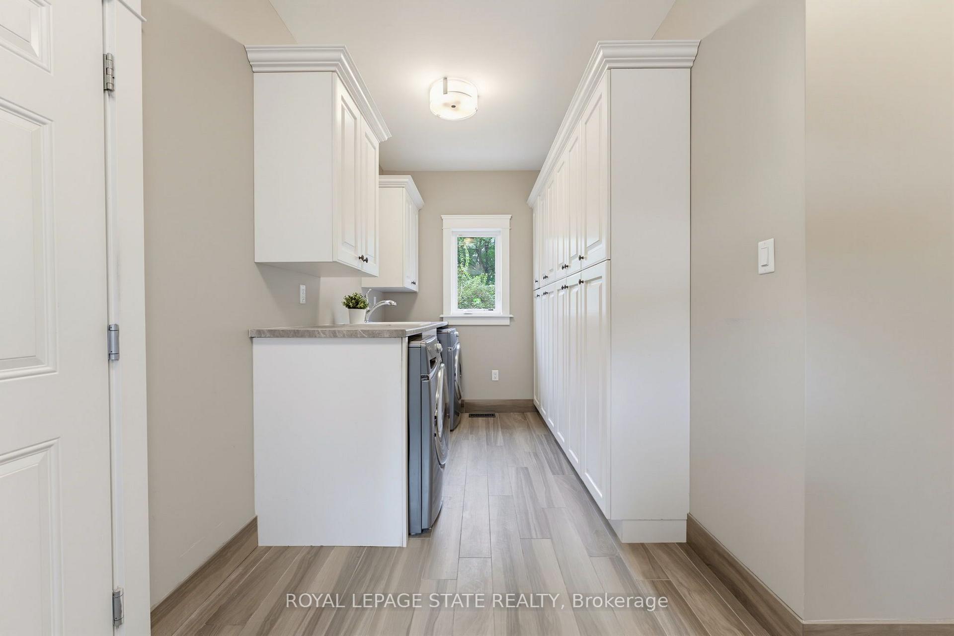 Photo 41 of 56 Academy Street, Hamilton, Ancaster — HOMEH