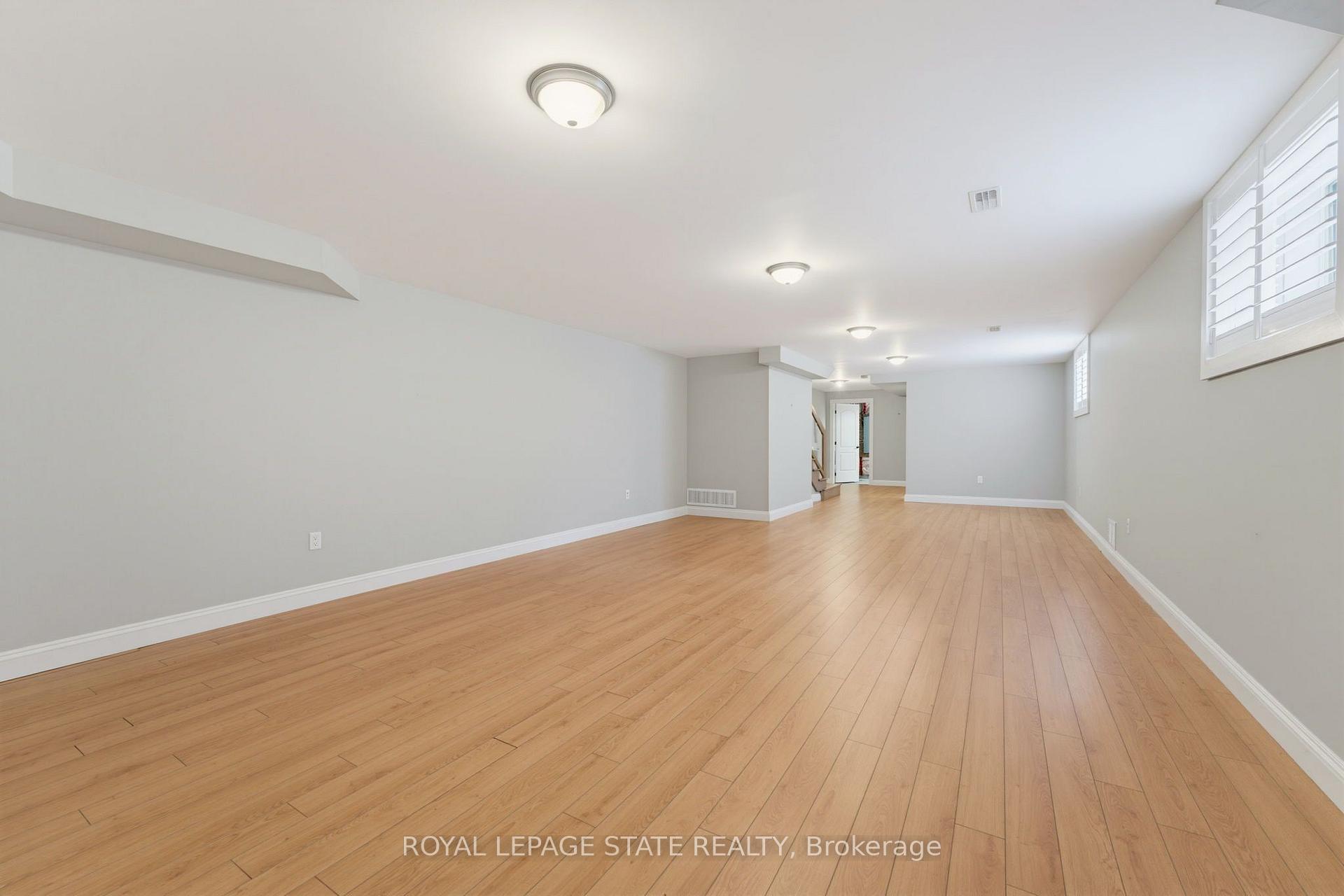 Photo 43 of 56 Academy Street, Hamilton, Ancaster — HOMEH