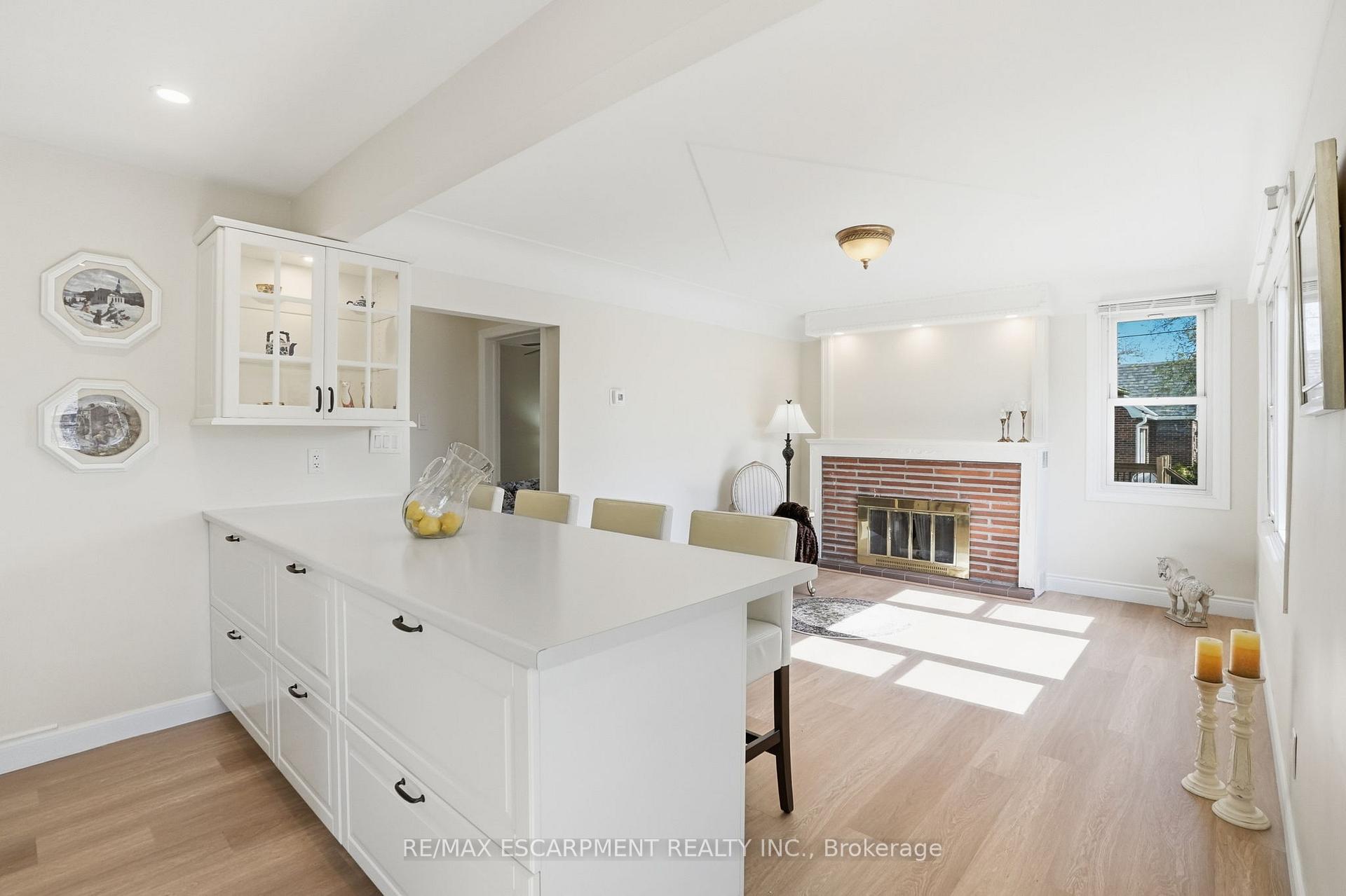 Photo of 894 Garth Street