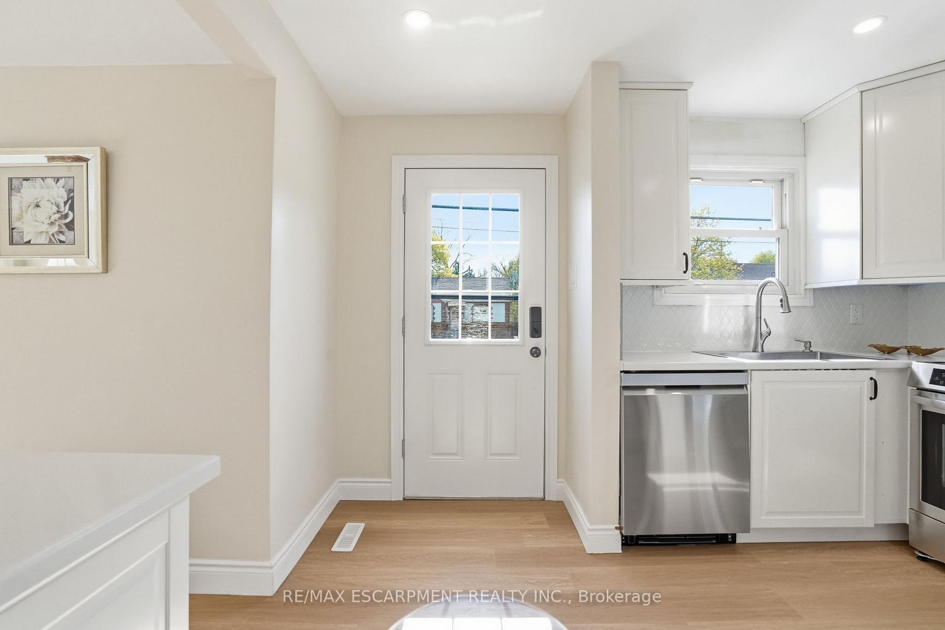Photo 8 of 894 Garth Street, Hamilton, Westcliffe — HOMEH