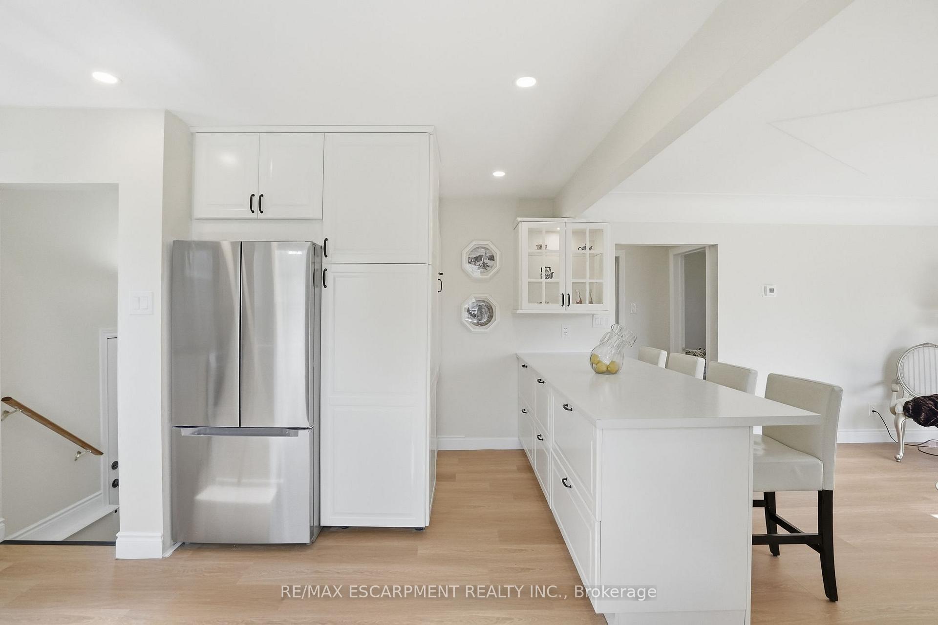 Photo 12 of 894 Garth Street, Hamilton, Westcliffe — HOMEH