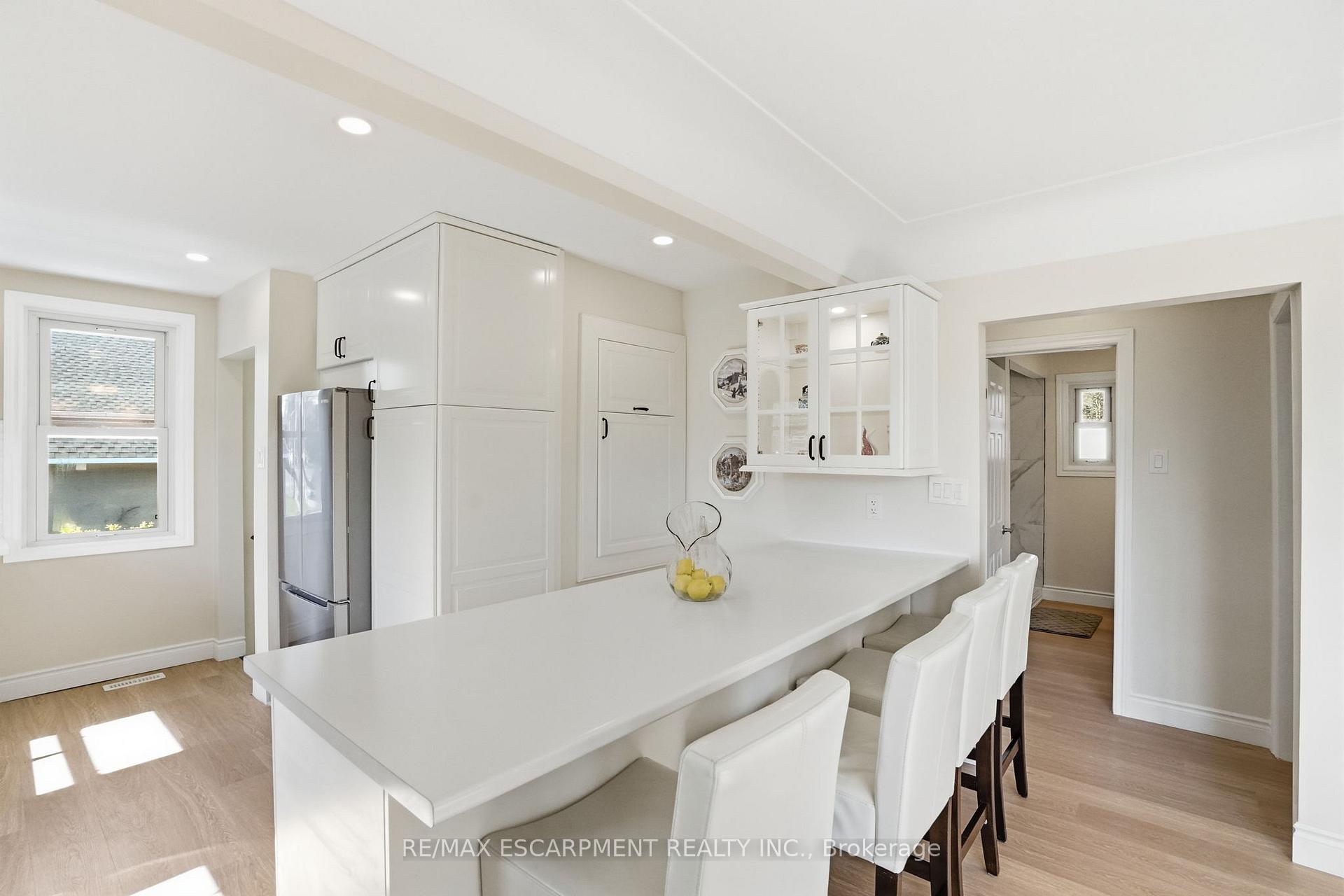 Photo 13 of 894 Garth Street, Hamilton, Westcliffe — HOMEH