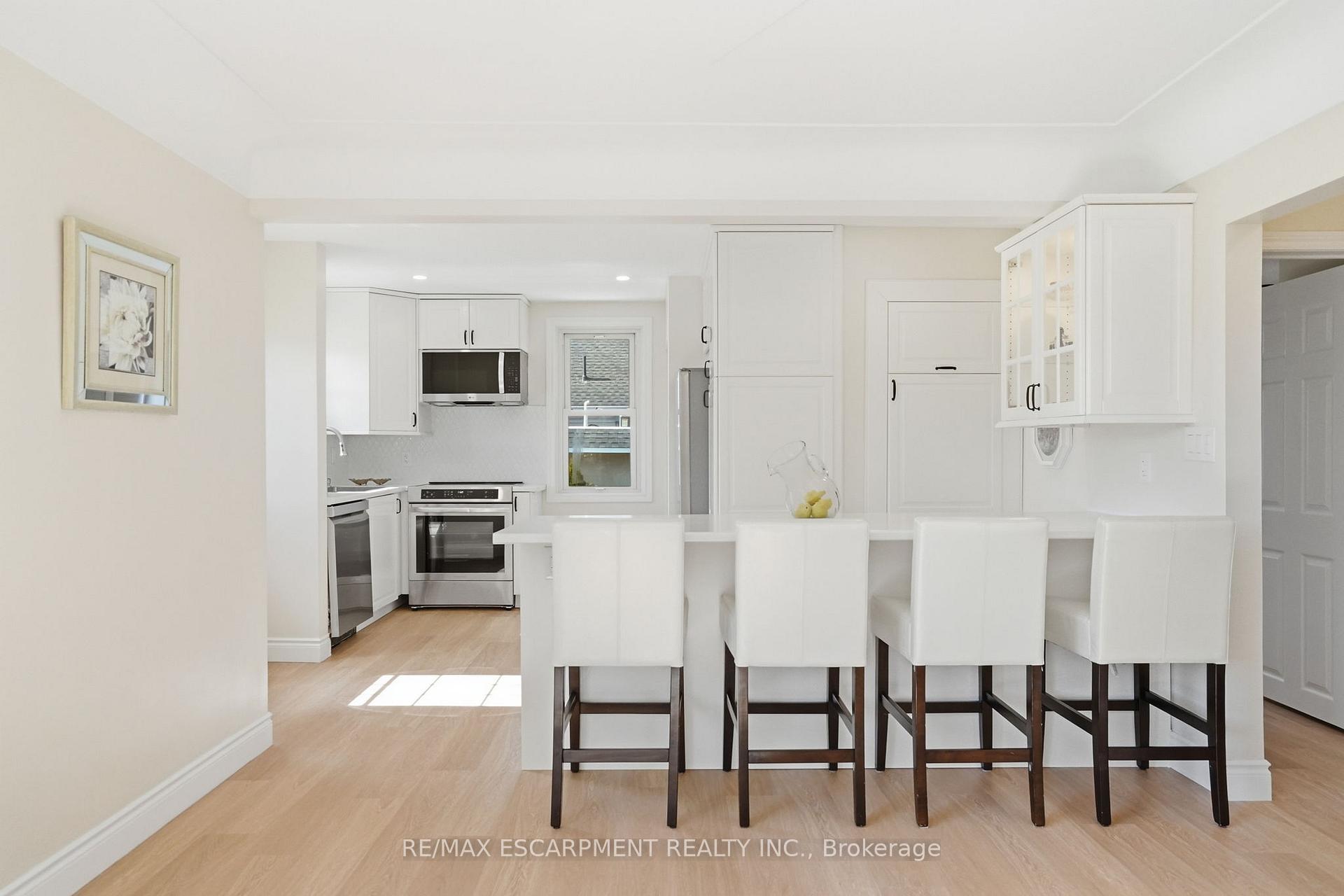 Photo 14 of 894 Garth Street, Hamilton, Westcliffe — HOMEH