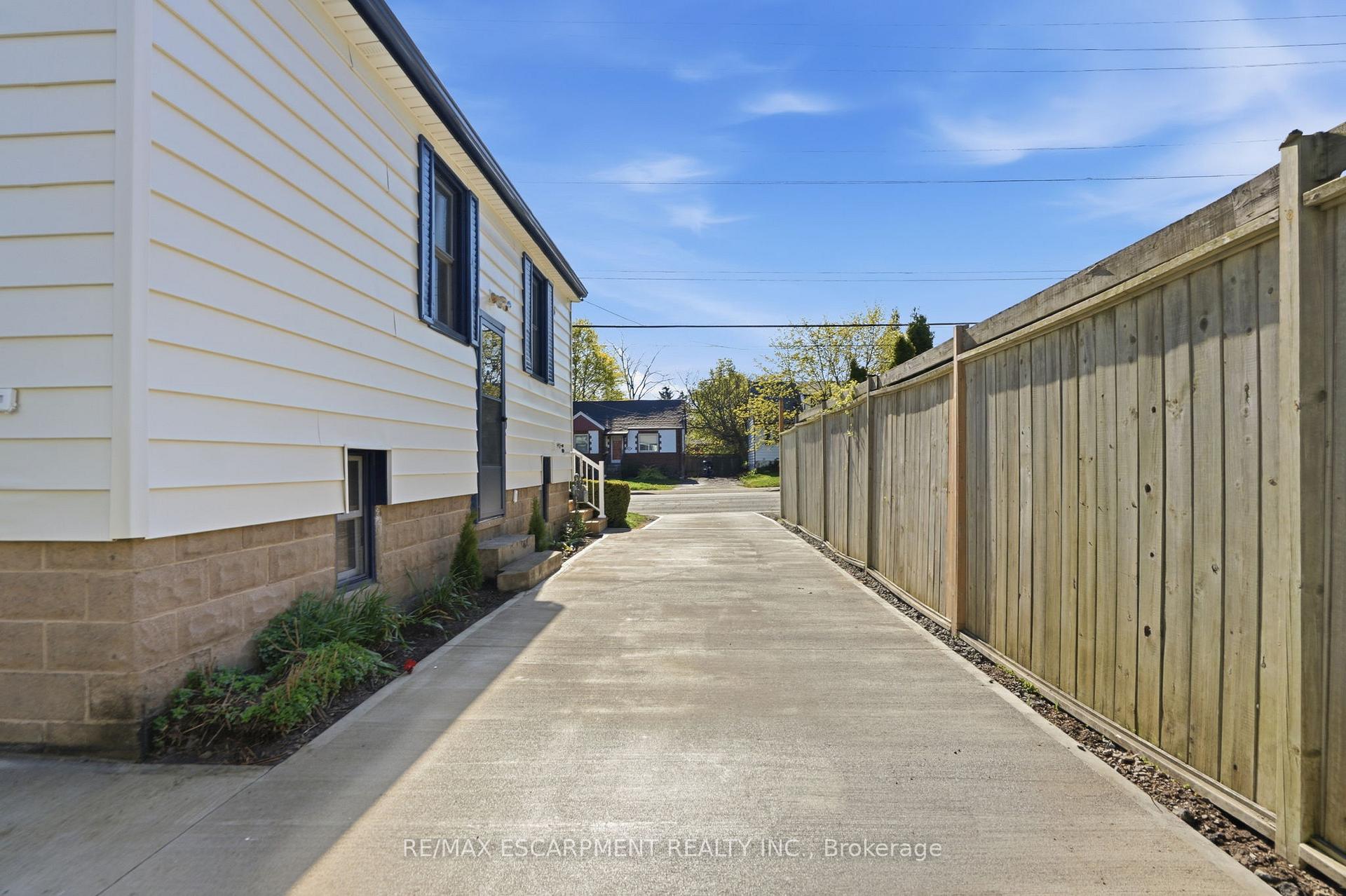 Photo 38 of 894 Garth Street, Hamilton, Westcliffe — HOMEH