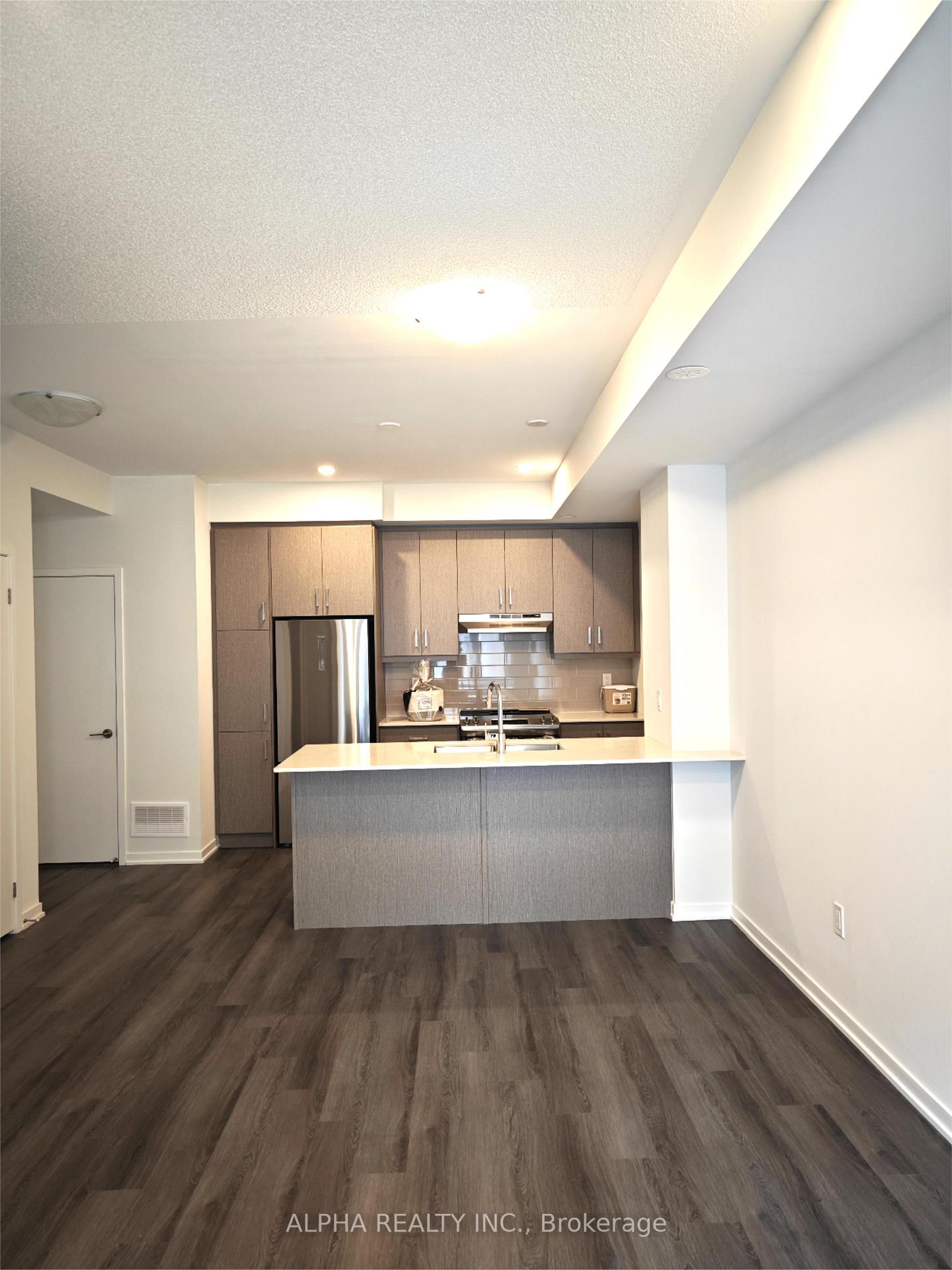 Photo 6 of Unit TH187, 141 Honey Crisp Crescent, Vaughan, Vaughan Corporate Centre — HOMEH