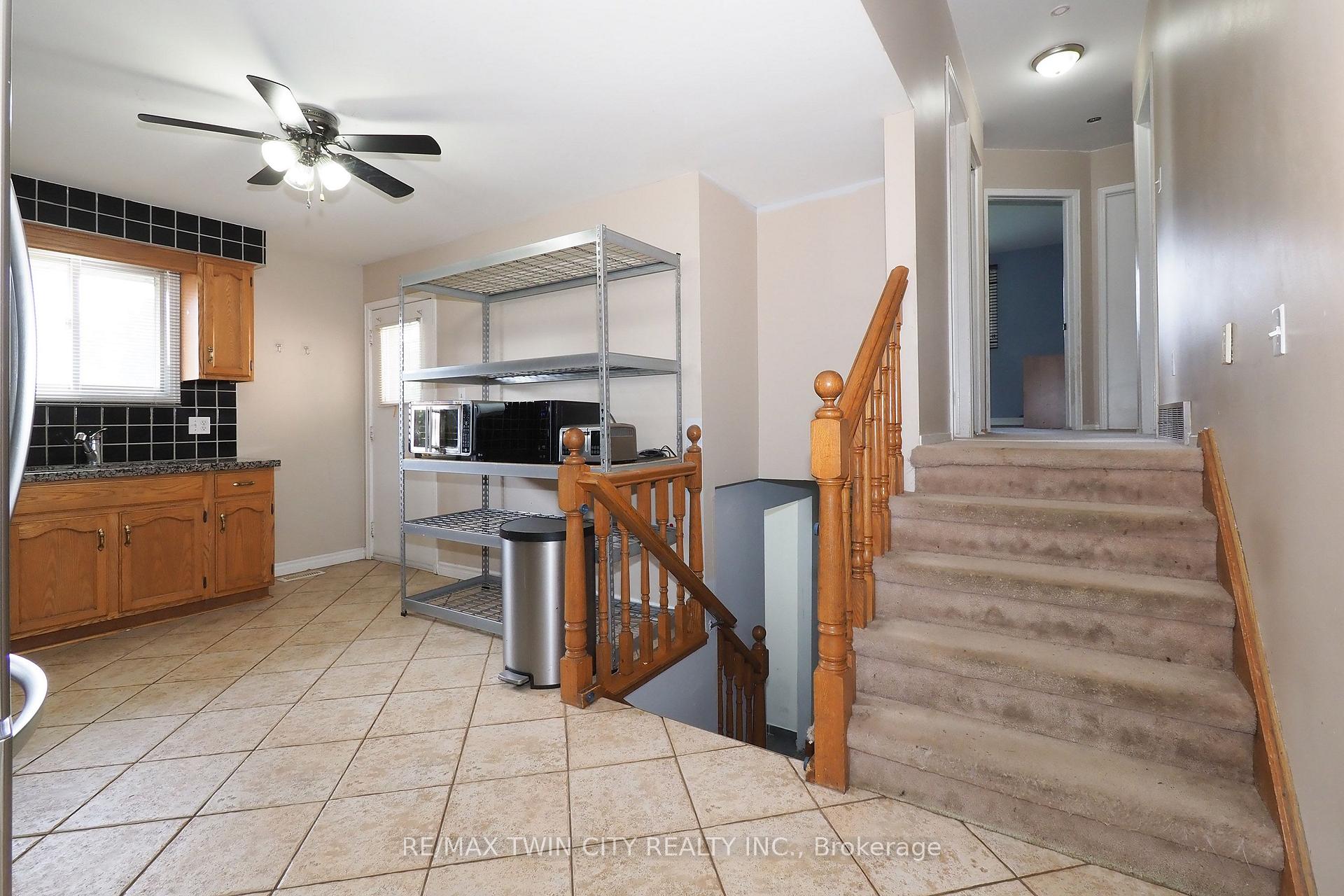 Photo 11 of 870 Strasburg Road, Kitchener, Country Hills — HOMEH