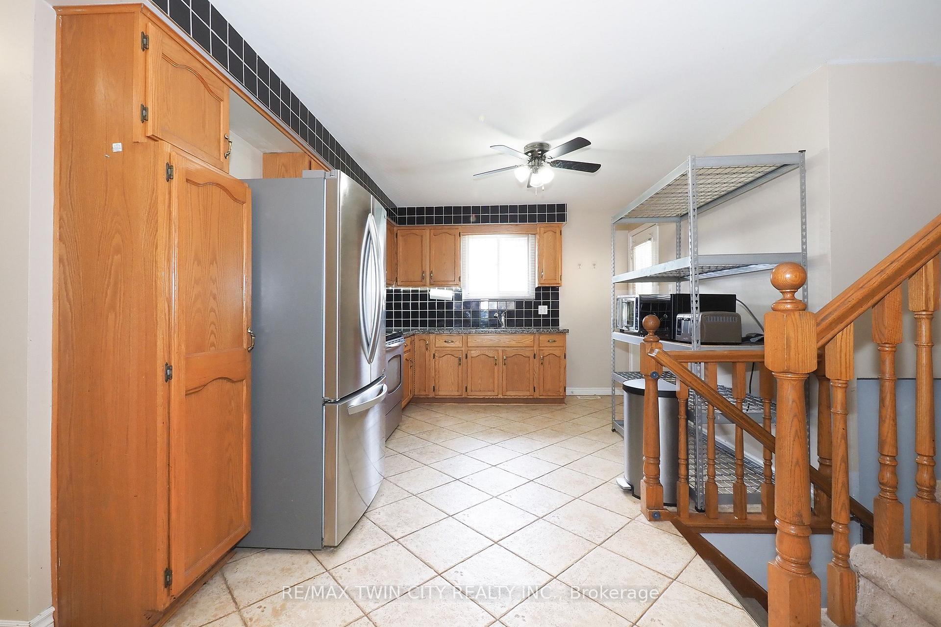 Photo 12 of 870 Strasburg Road, Kitchener, Country Hills — HOMEH