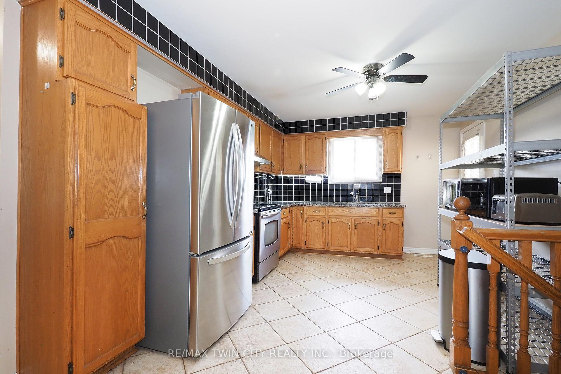 Photo 13 of 870 Strasburg Road, Kitchener, Country Hills — HOMEH