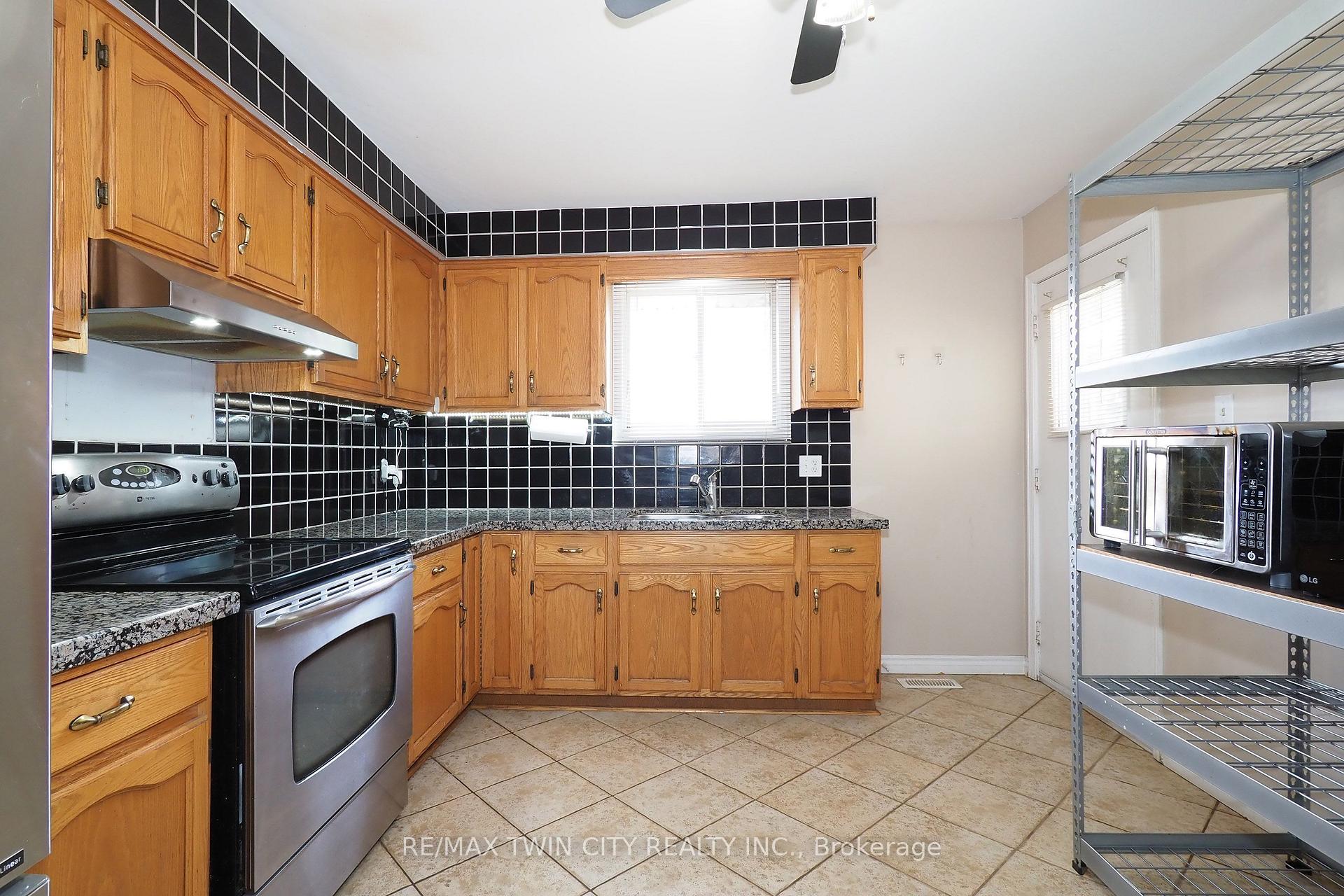 Photo 14 of 870 Strasburg Road, Kitchener, Country Hills — HOMEH