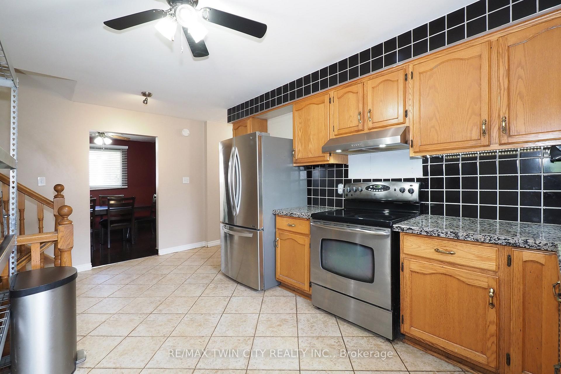 Photo 16 of 870 Strasburg Road, Kitchener, Country Hills — HOMEH