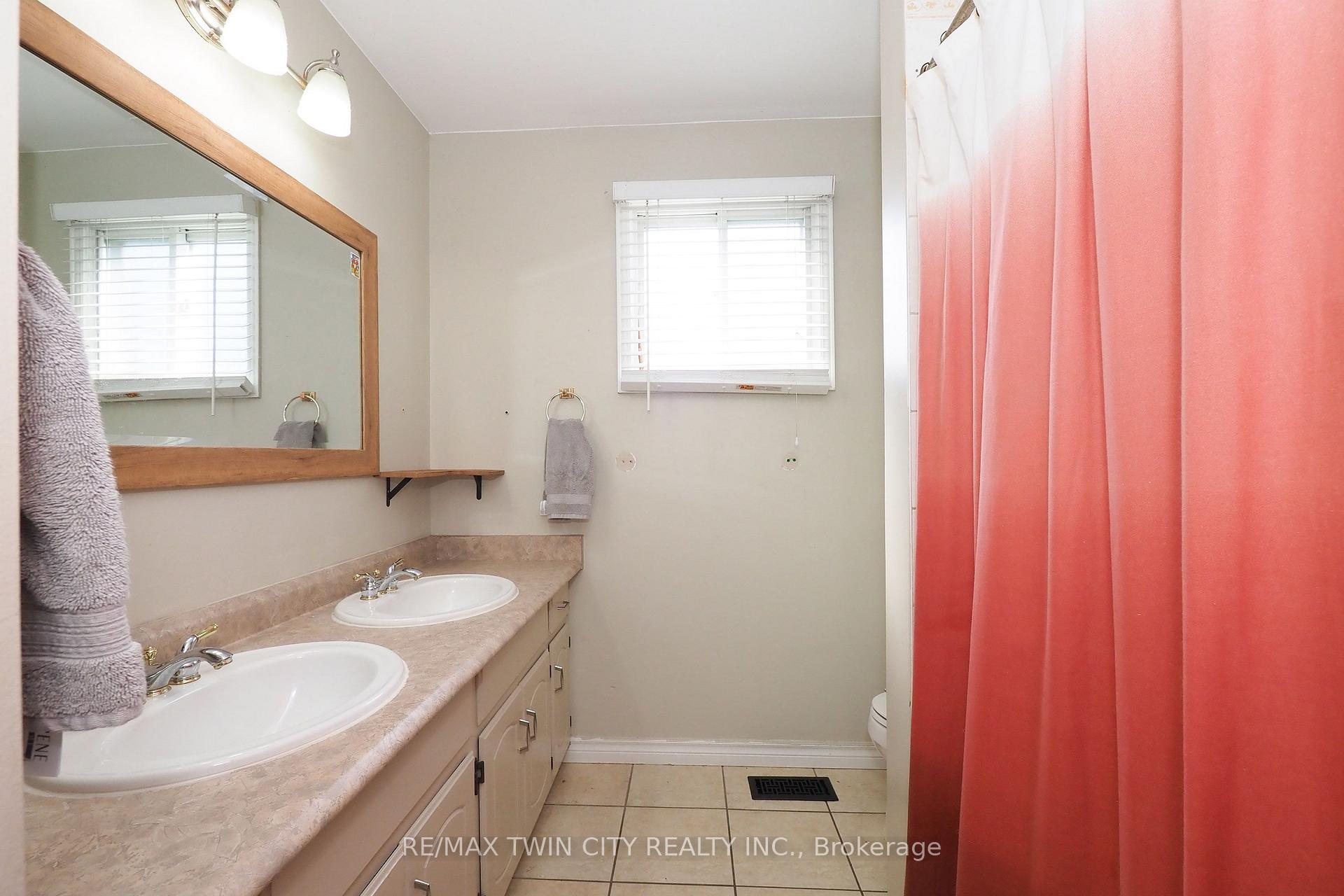 Photo 25 of 870 Strasburg Road, Kitchener, Country Hills — HOMEH