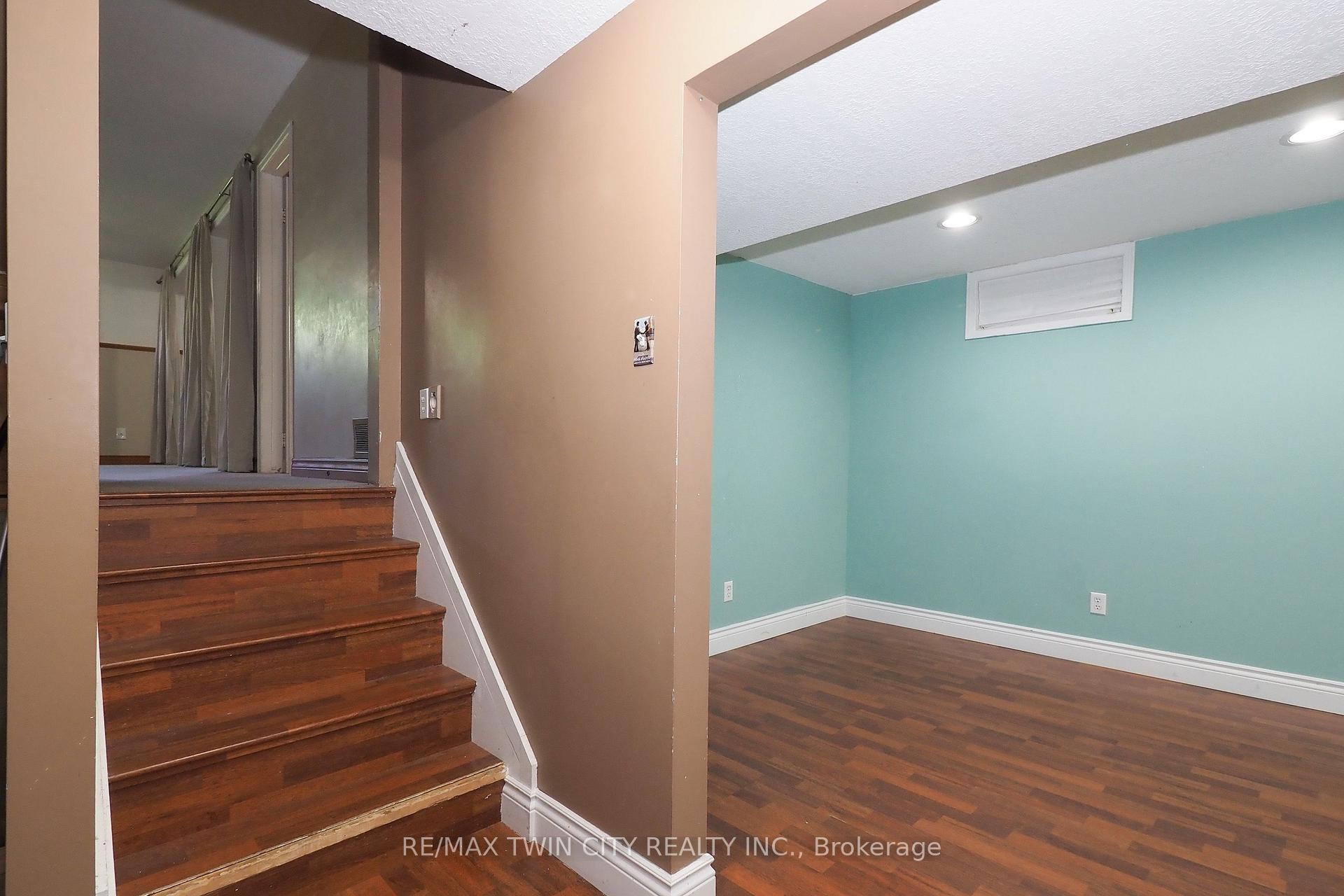 Photo 35 of 870 Strasburg Road, Kitchener, Country Hills — HOMEH
