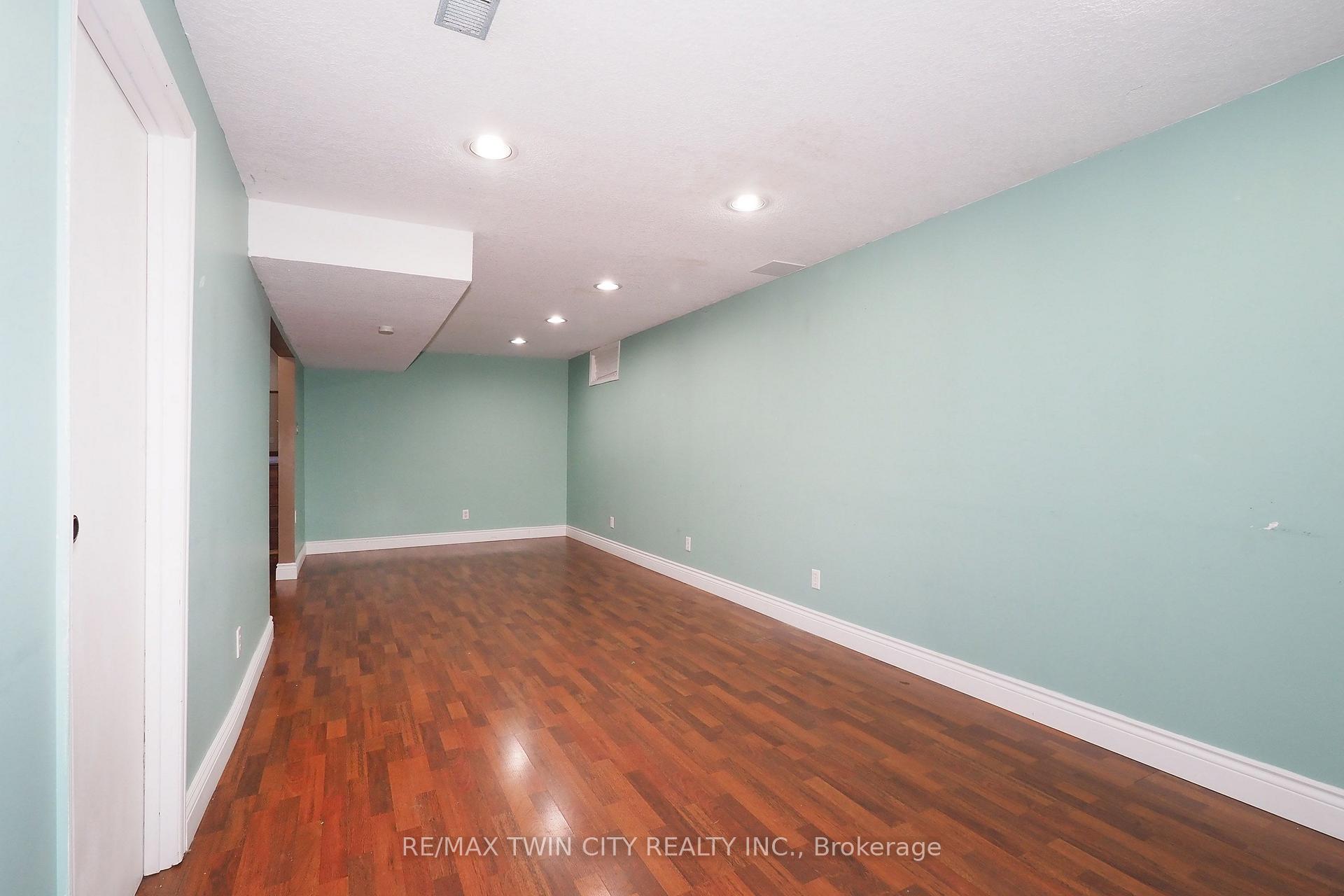 Photo 37 of 870 Strasburg Road, Kitchener, Country Hills — HOMEH