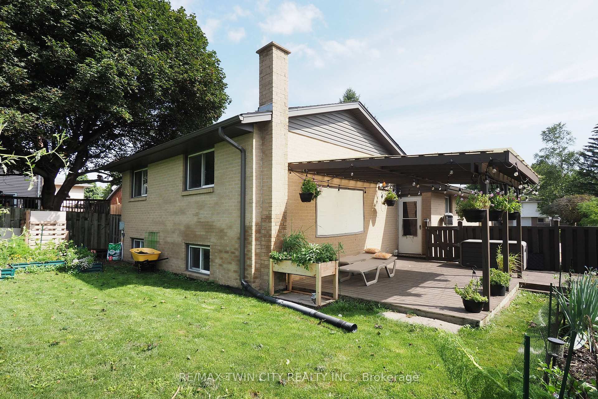 Photo 38 of 870 Strasburg Road, Kitchener, Country Hills — HOMEH