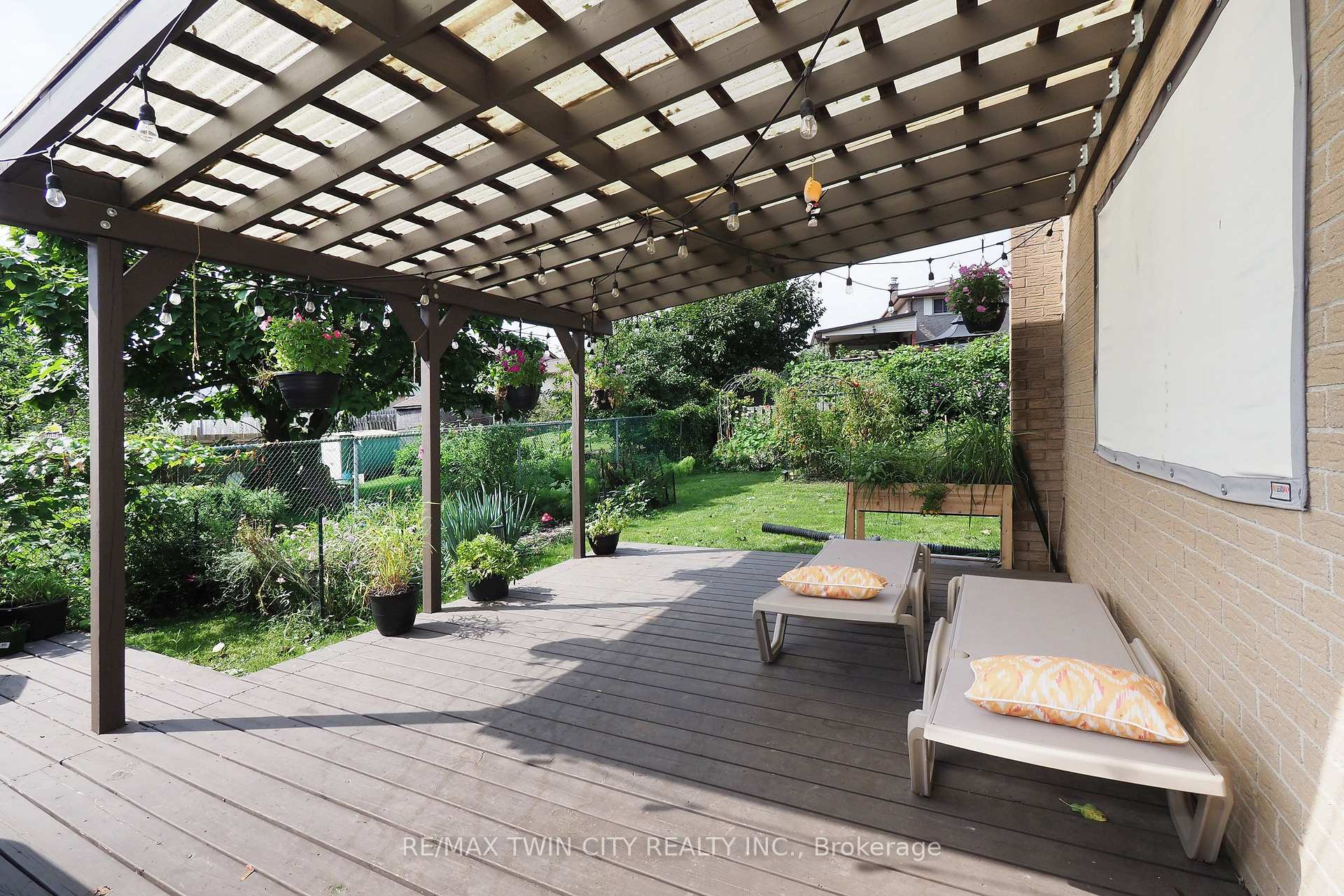 Photo 40 of 870 Strasburg Road, Kitchener, Country Hills — HOMEH