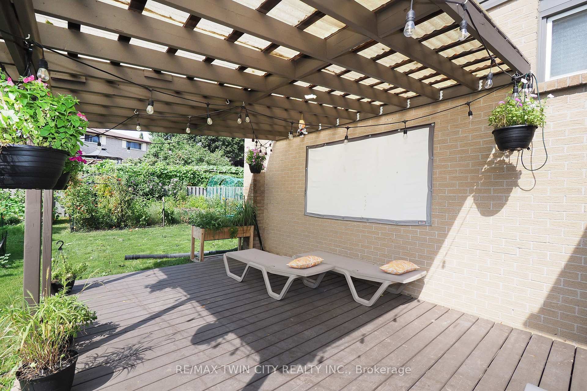 Photo 41 of 870 Strasburg Road, Kitchener, Country Hills — HOMEH