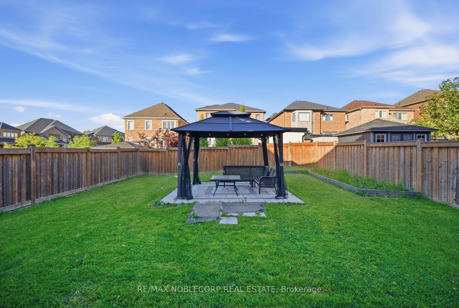 Photo 44 of 15 Gould Crescent, New Tecumseth, Beeton — HOMEH