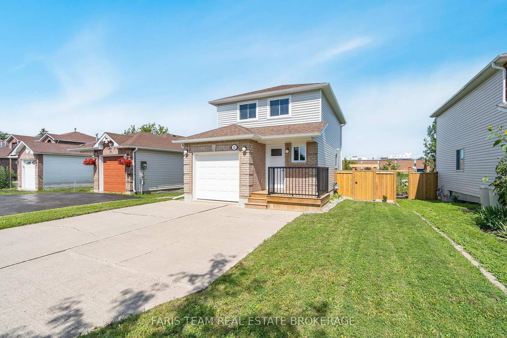 Photo 3 of 12 Arthur Avenue, Barrie, Grove East — HOMEH
