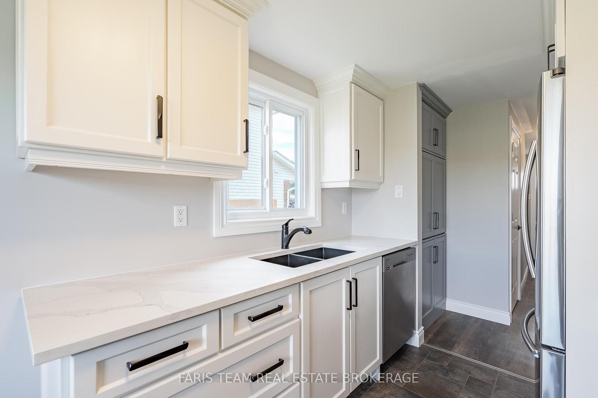 Photo 7 of 12 Arthur Avenue, Barrie, Grove East — HOMEH