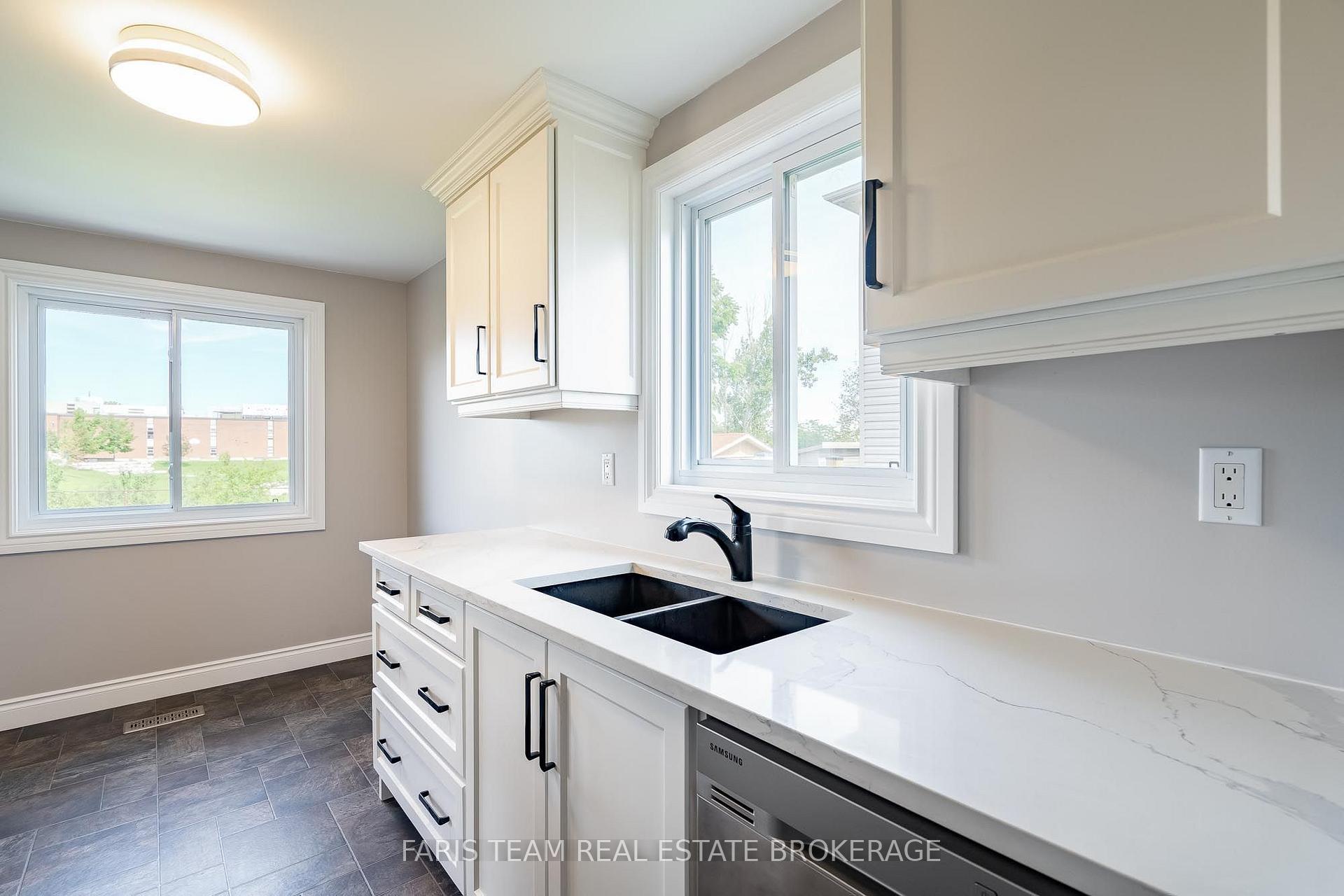 Photo 8 of 12 Arthur Avenue, Barrie, Grove East — HOMEH